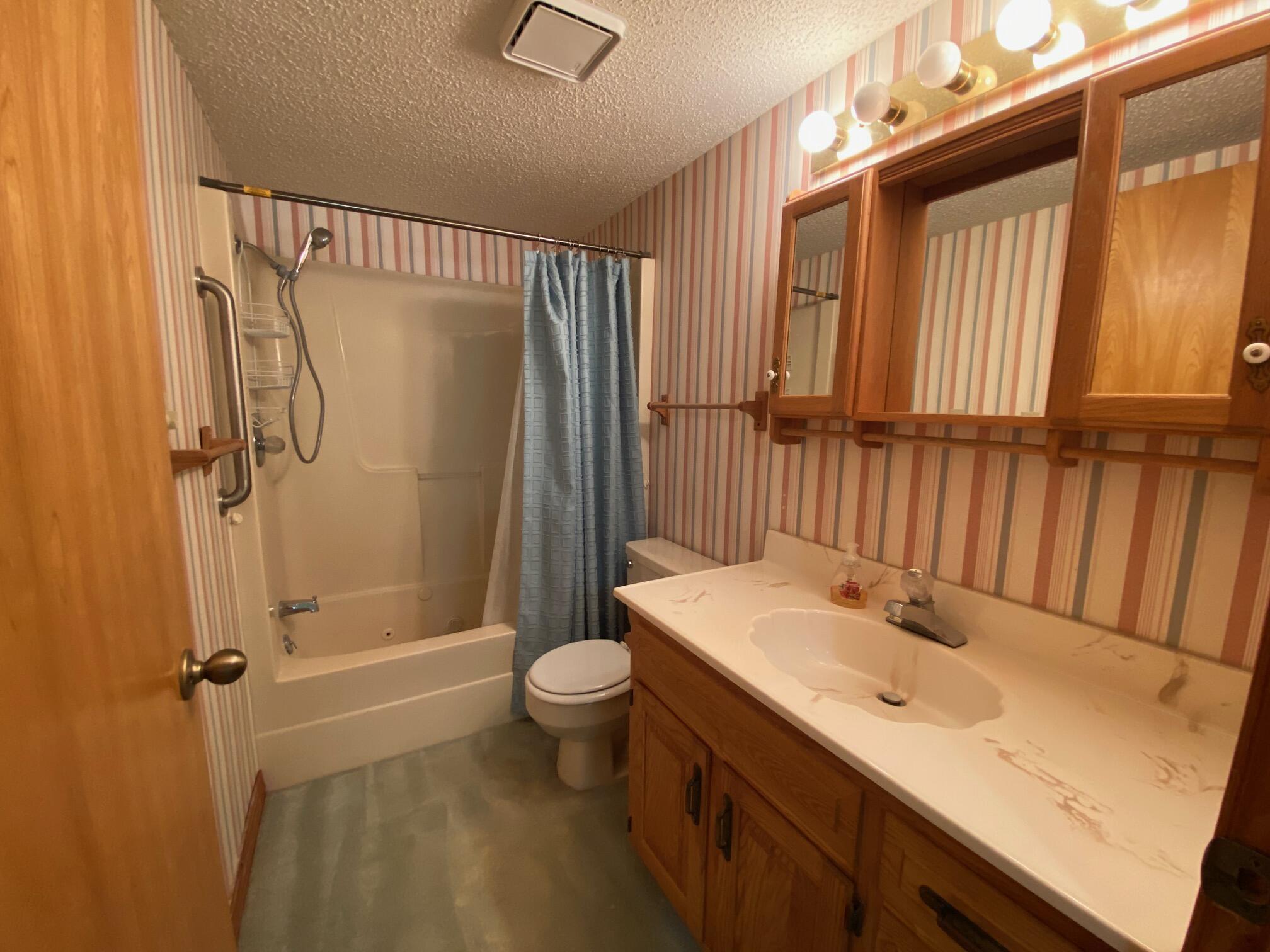 160 Wilshire Drive 62 Property Photo 14