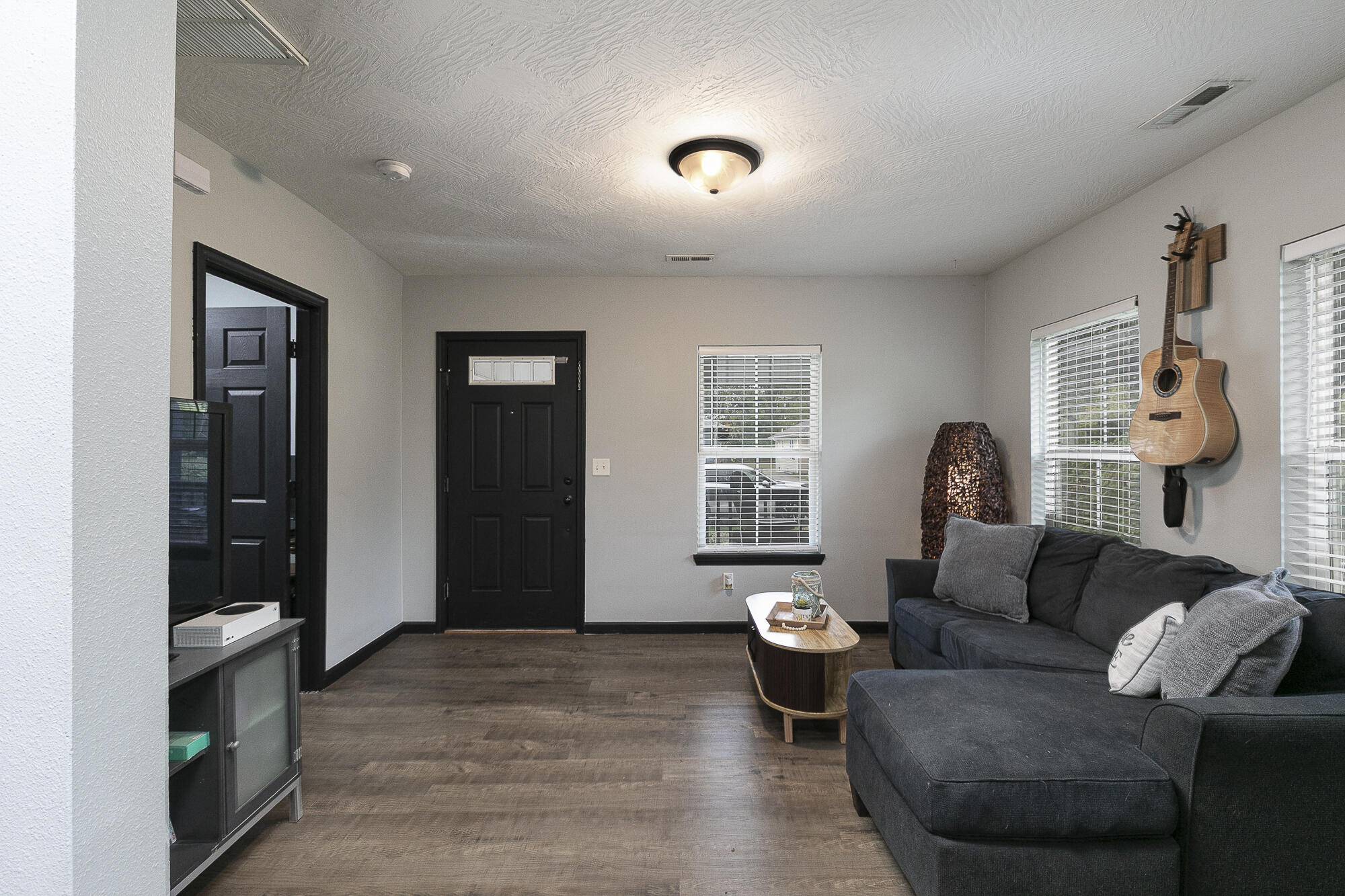 320 North Park Avenue Property Photo 6