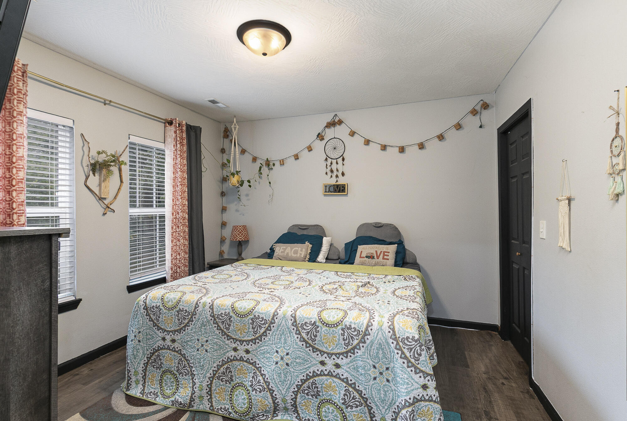 320 North Park Avenue Property Photo 16