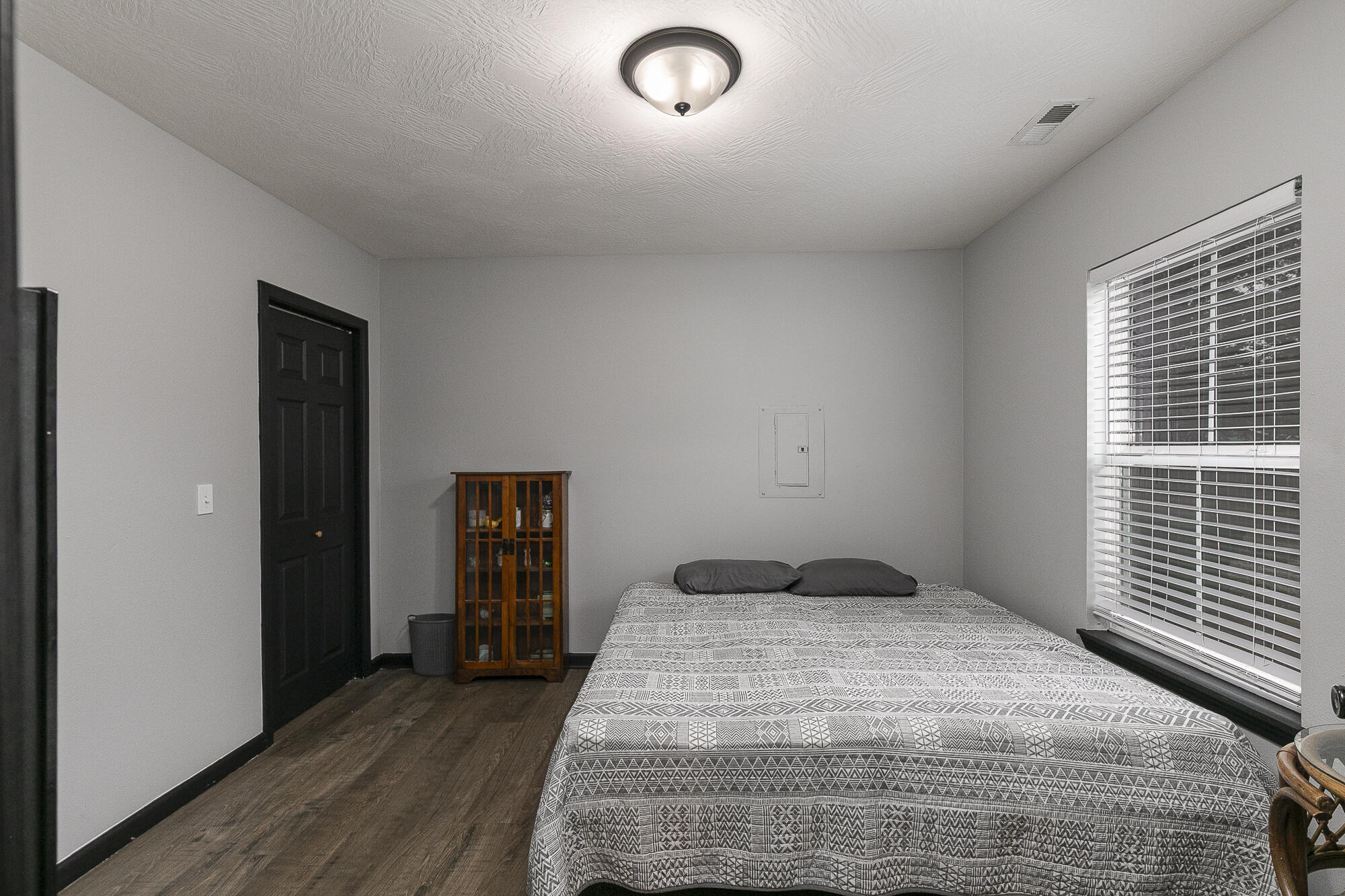 320 North Park Avenue Property Photo 18