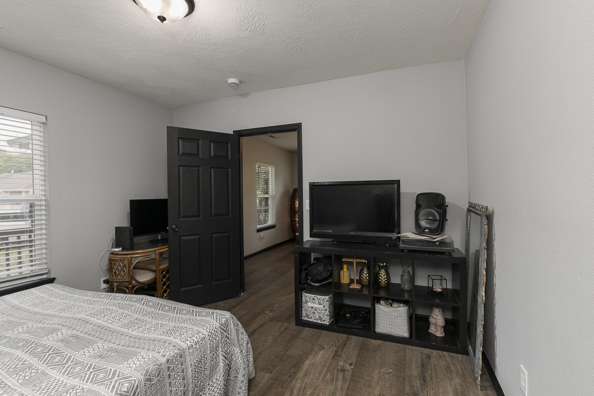320 North Park Avenue Property Photo 19