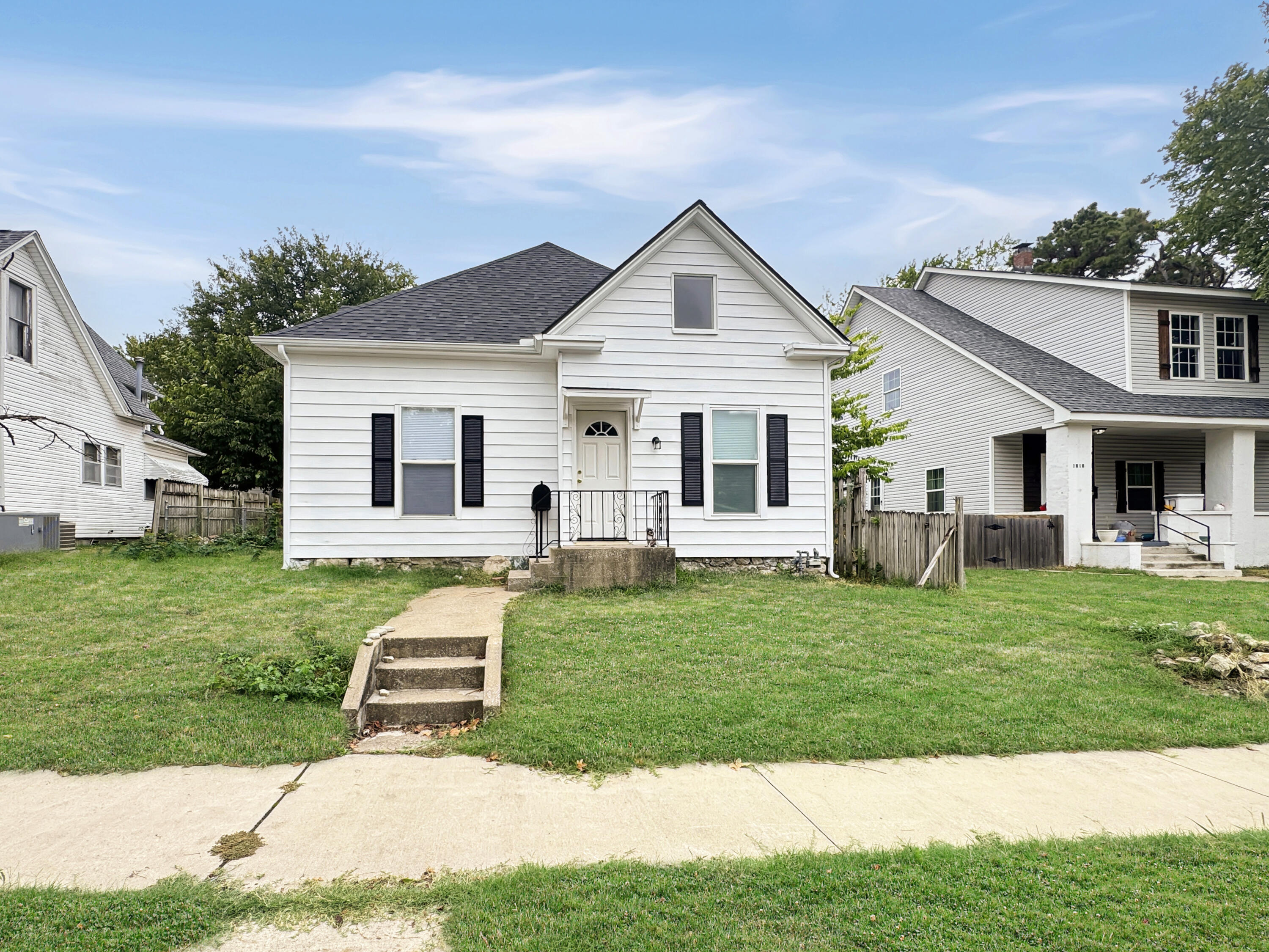 1822 South Sergeant Avenue Property Photo 1