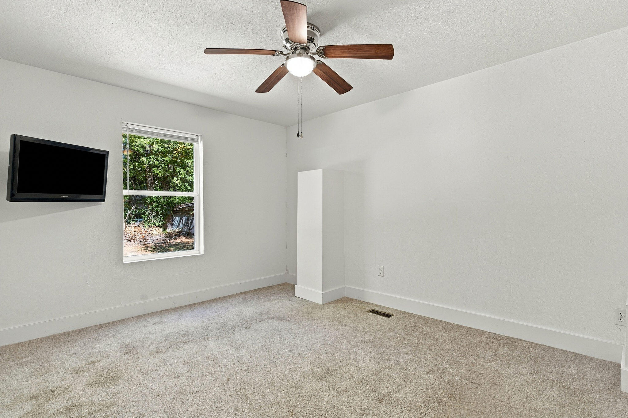 1127 East Pacific Street Property Photo 17