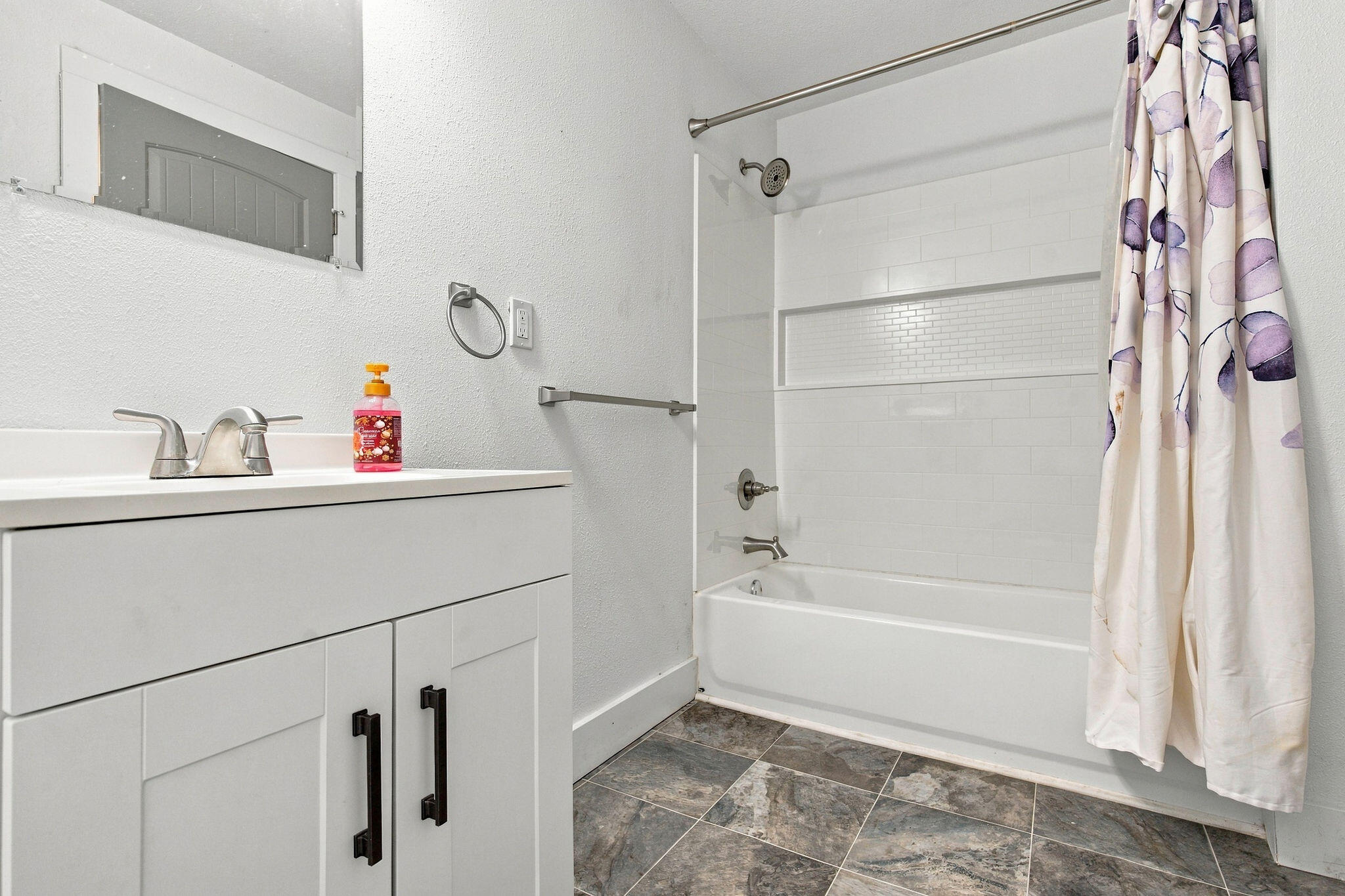 1127 East Pacific Street Property Photo 18