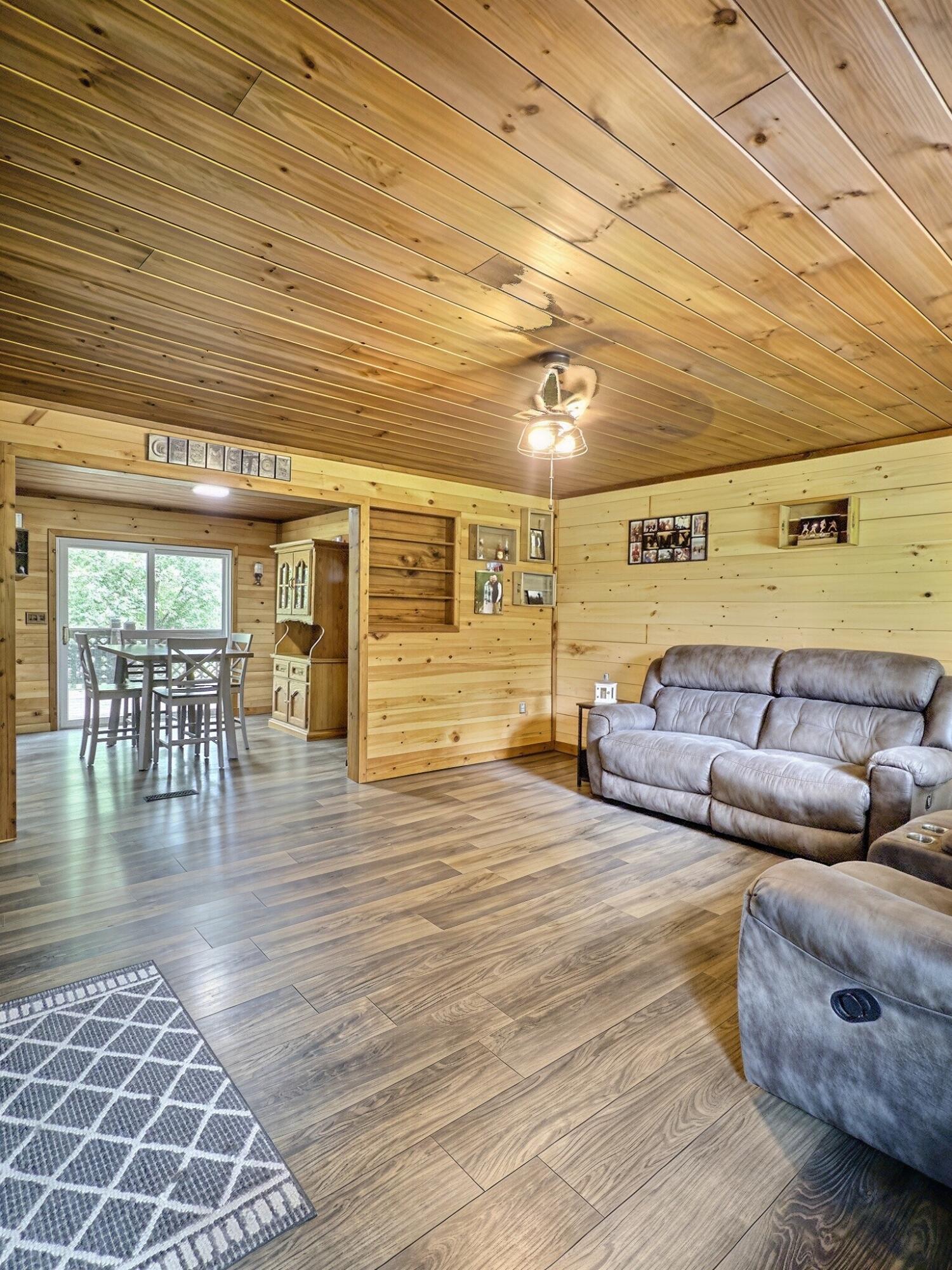 231 Carter County M 100 Property Photo 9