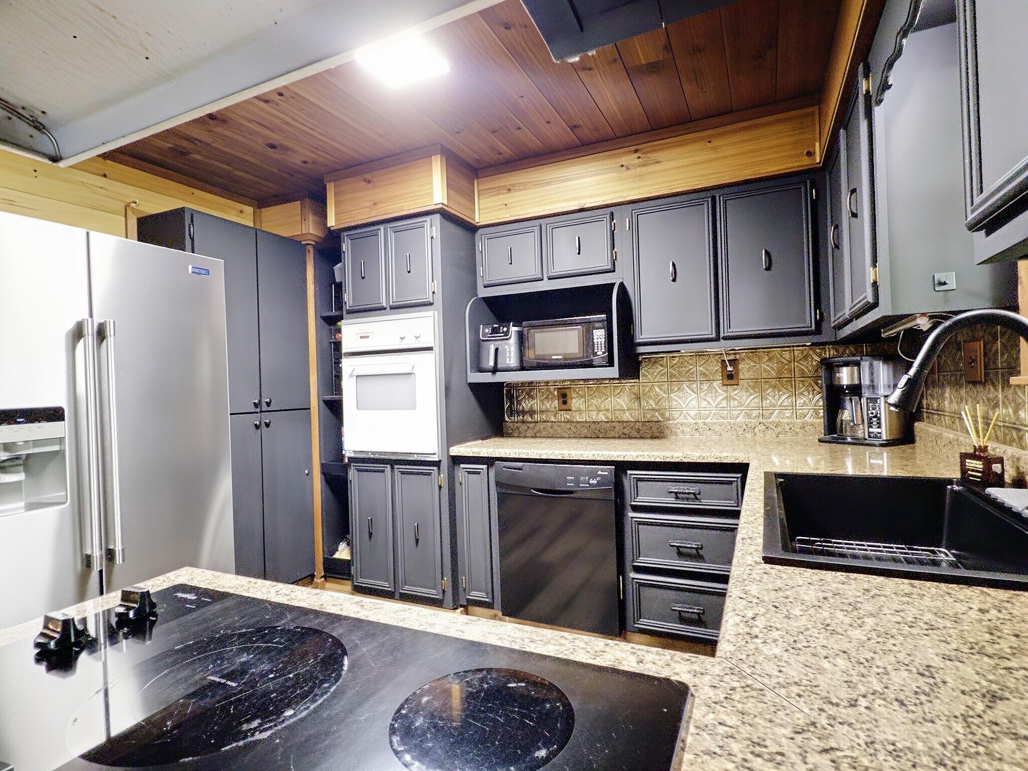 231 Carter County M 100 Property Photo 11