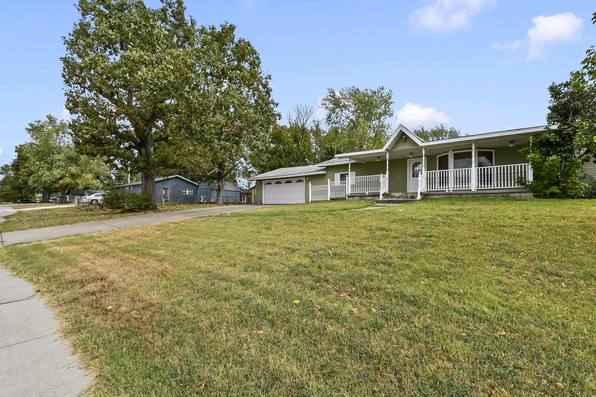 1261 West North Street Property Photo 5