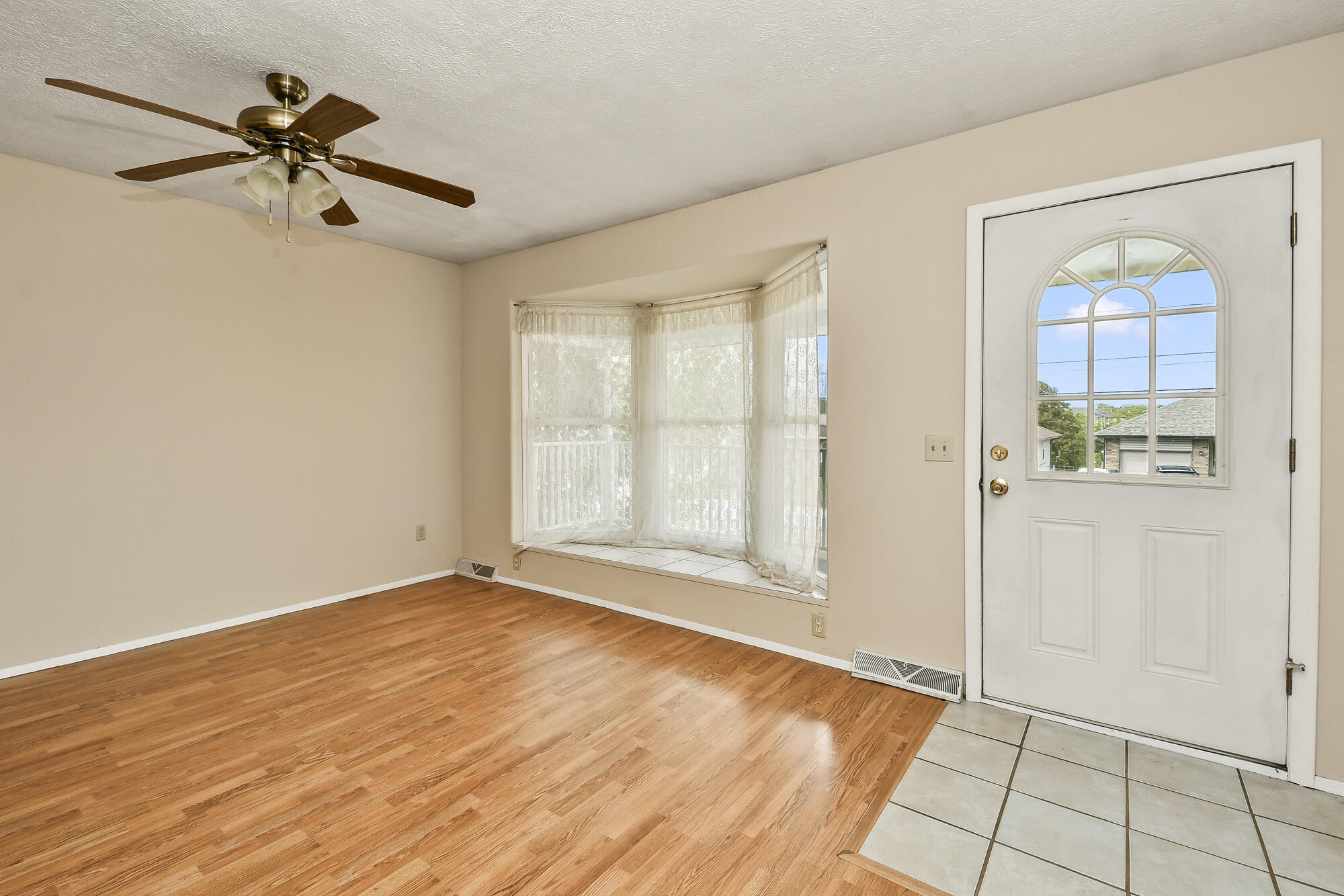 1261 West North Street Property Photo 9
