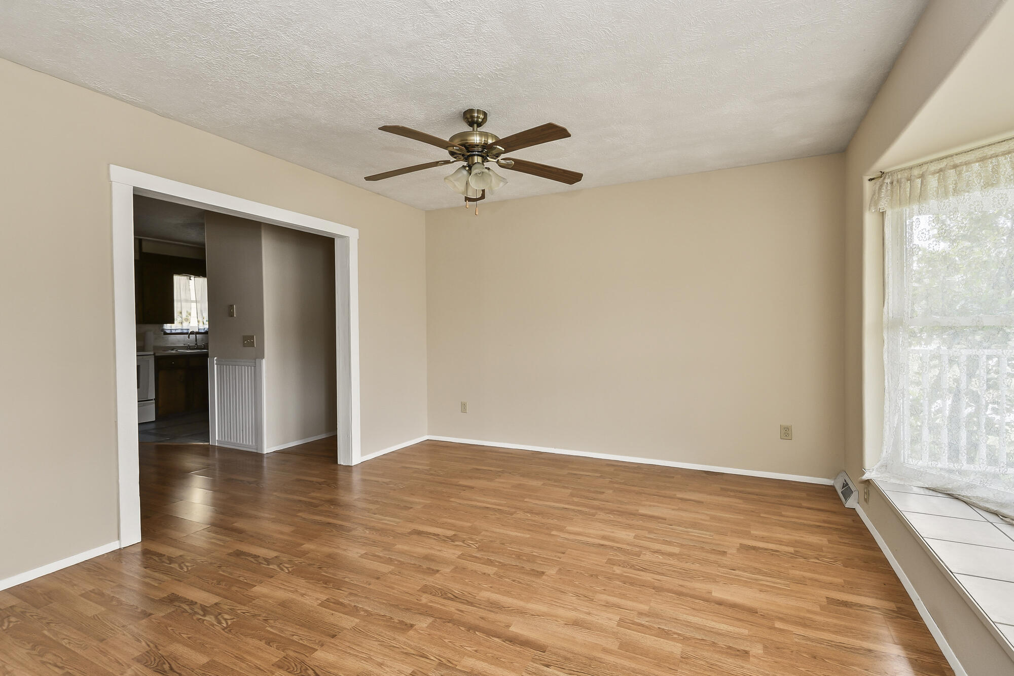 1261 West North Street Property Photo 10