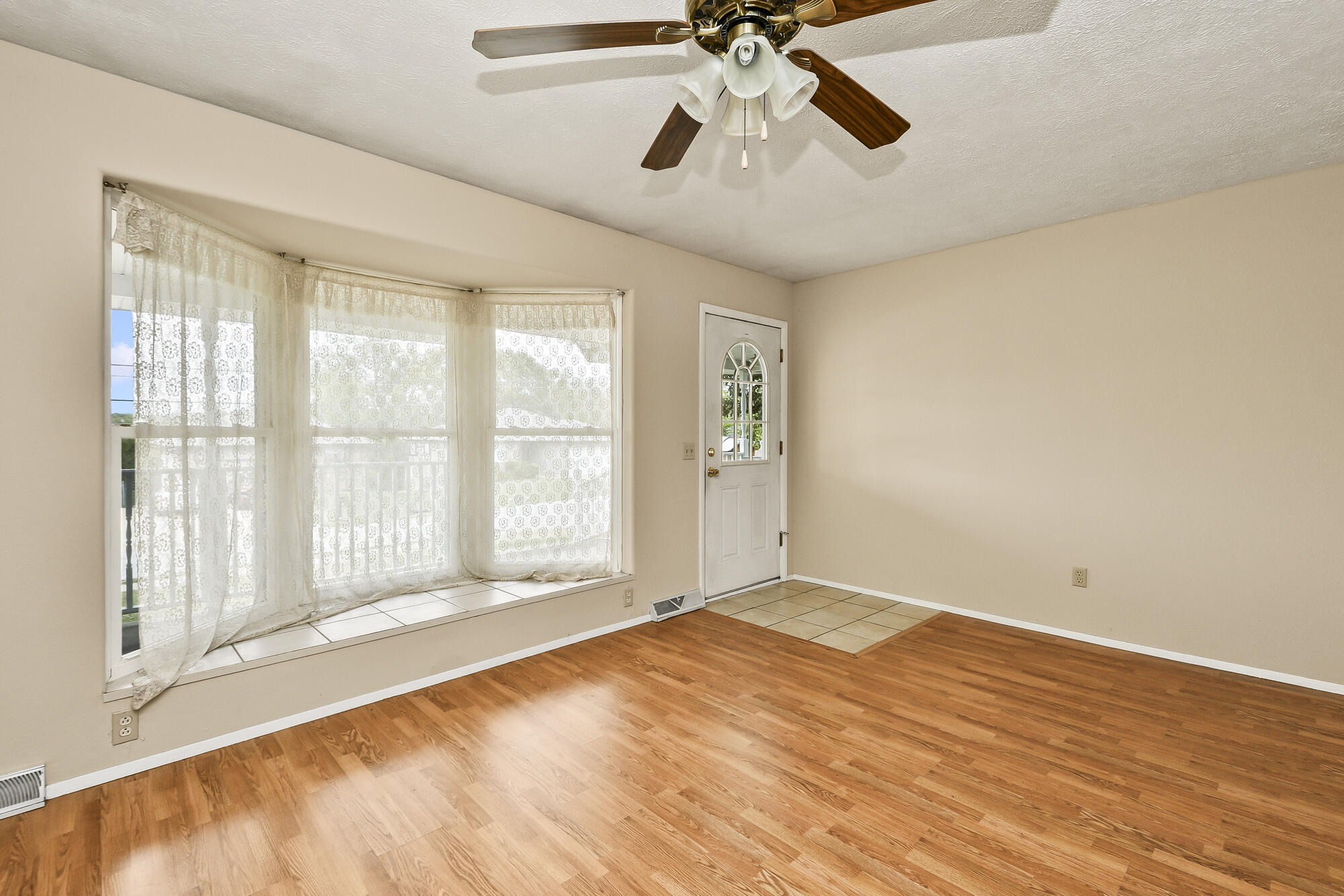 1261 West North Street Property Photo 11