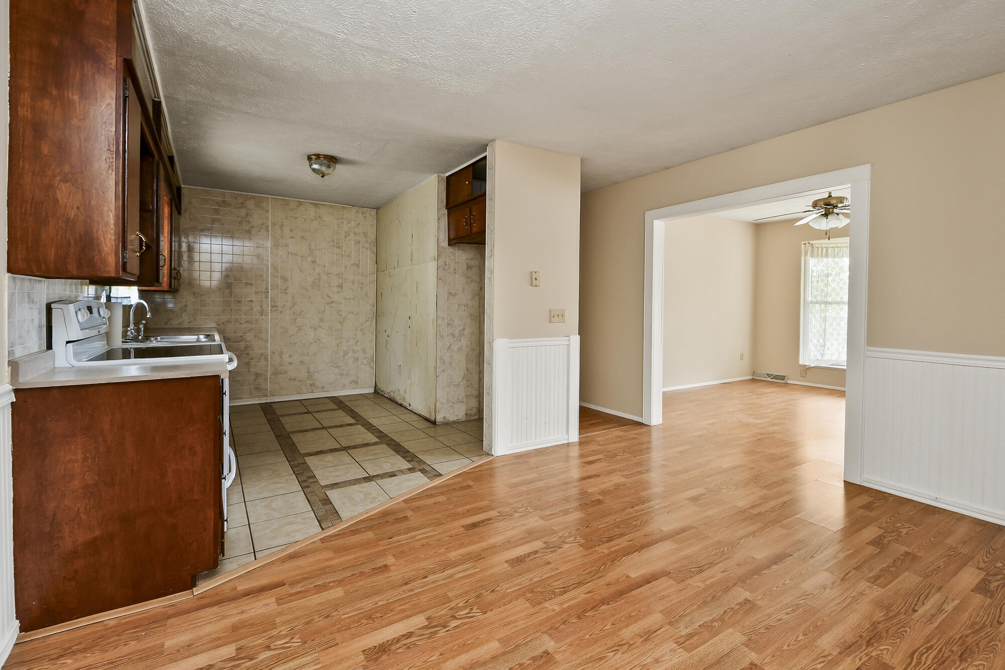 1261 West North Street Property Photo 13