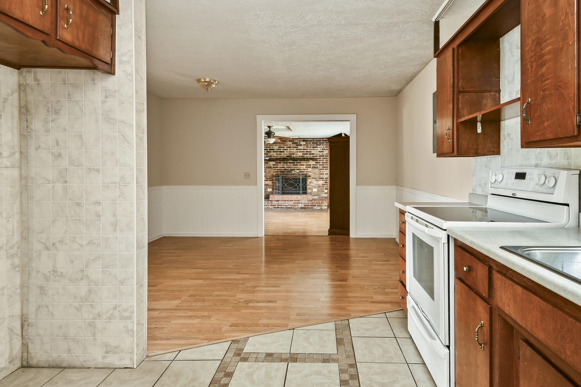 1261 West North Street Property Photo 17