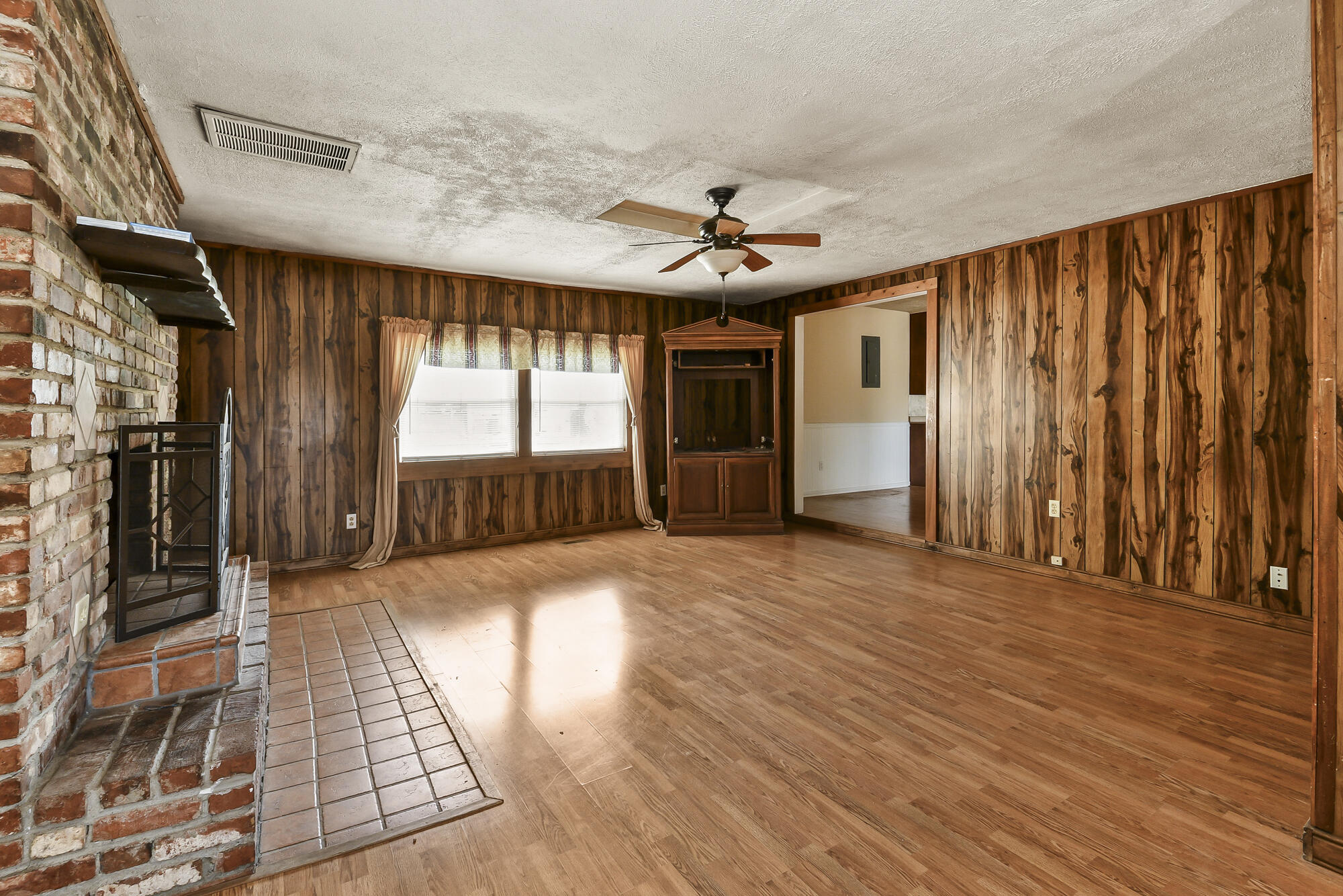 1261 West North Street Property Photo 21