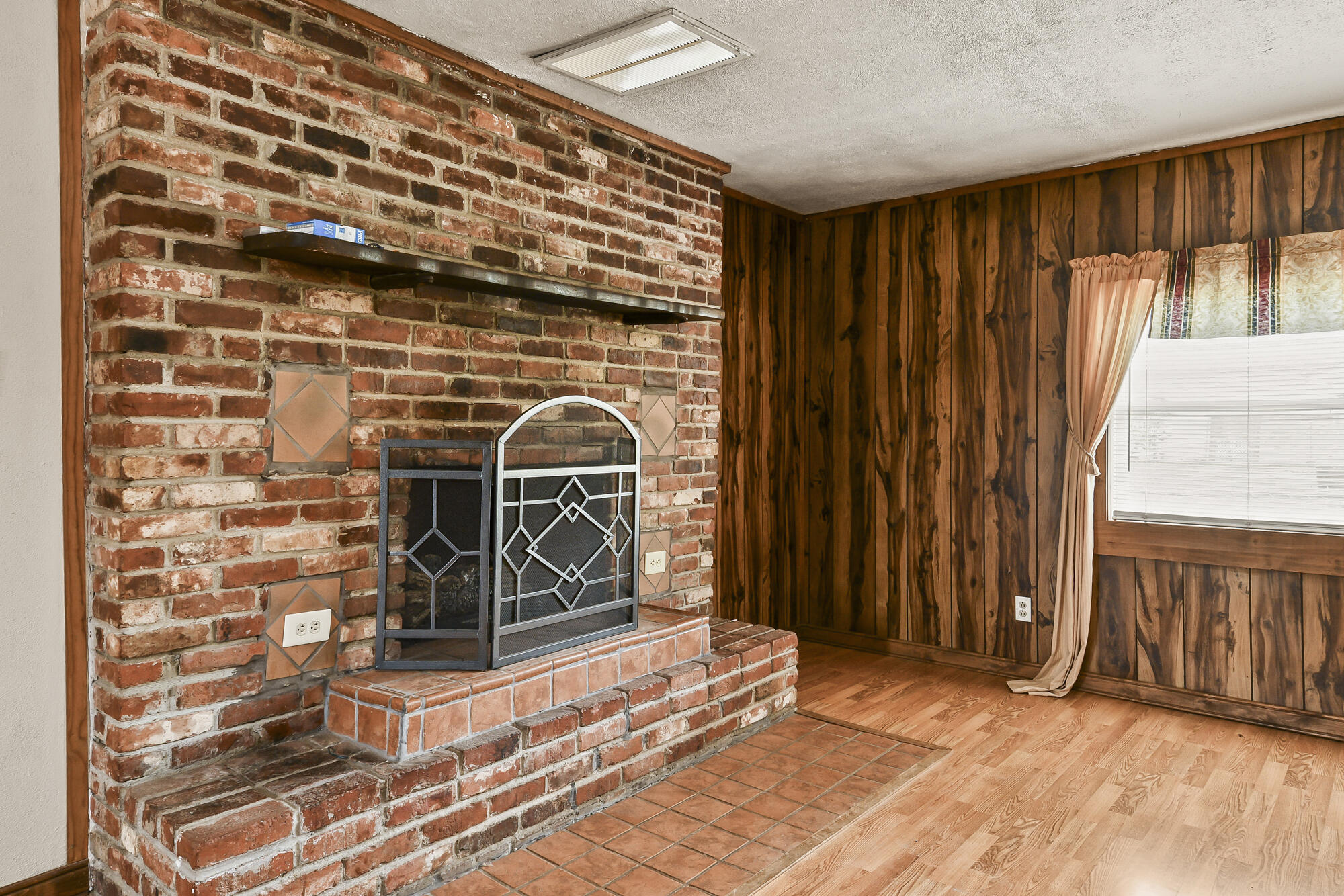 1261 West North Street Property Photo 22