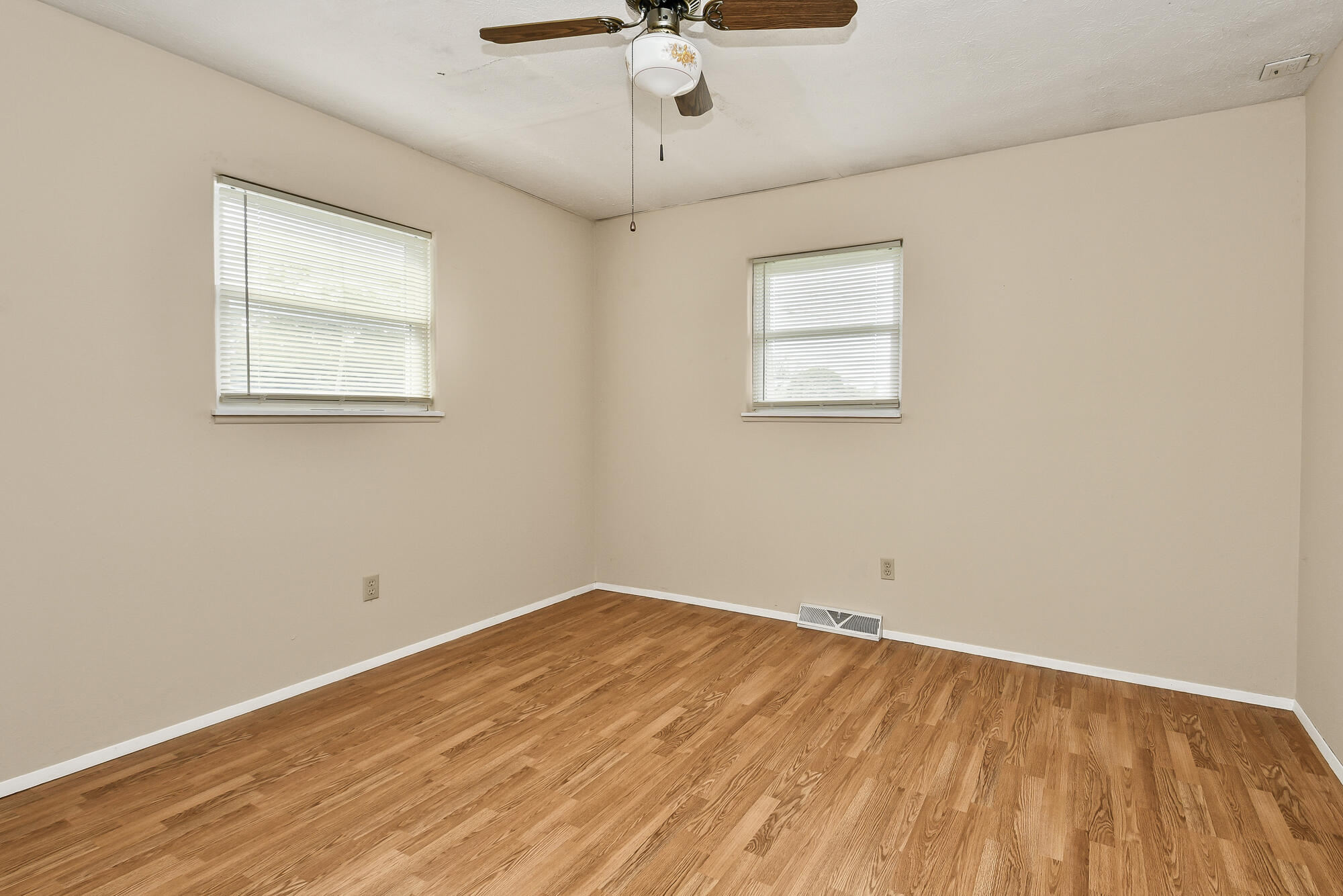 1261 West North Street Property Photo 25