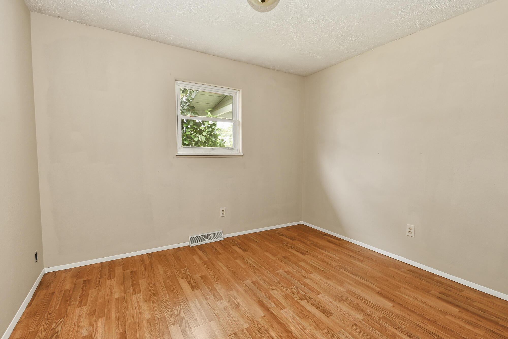 1261 West North Street Property Photo 27