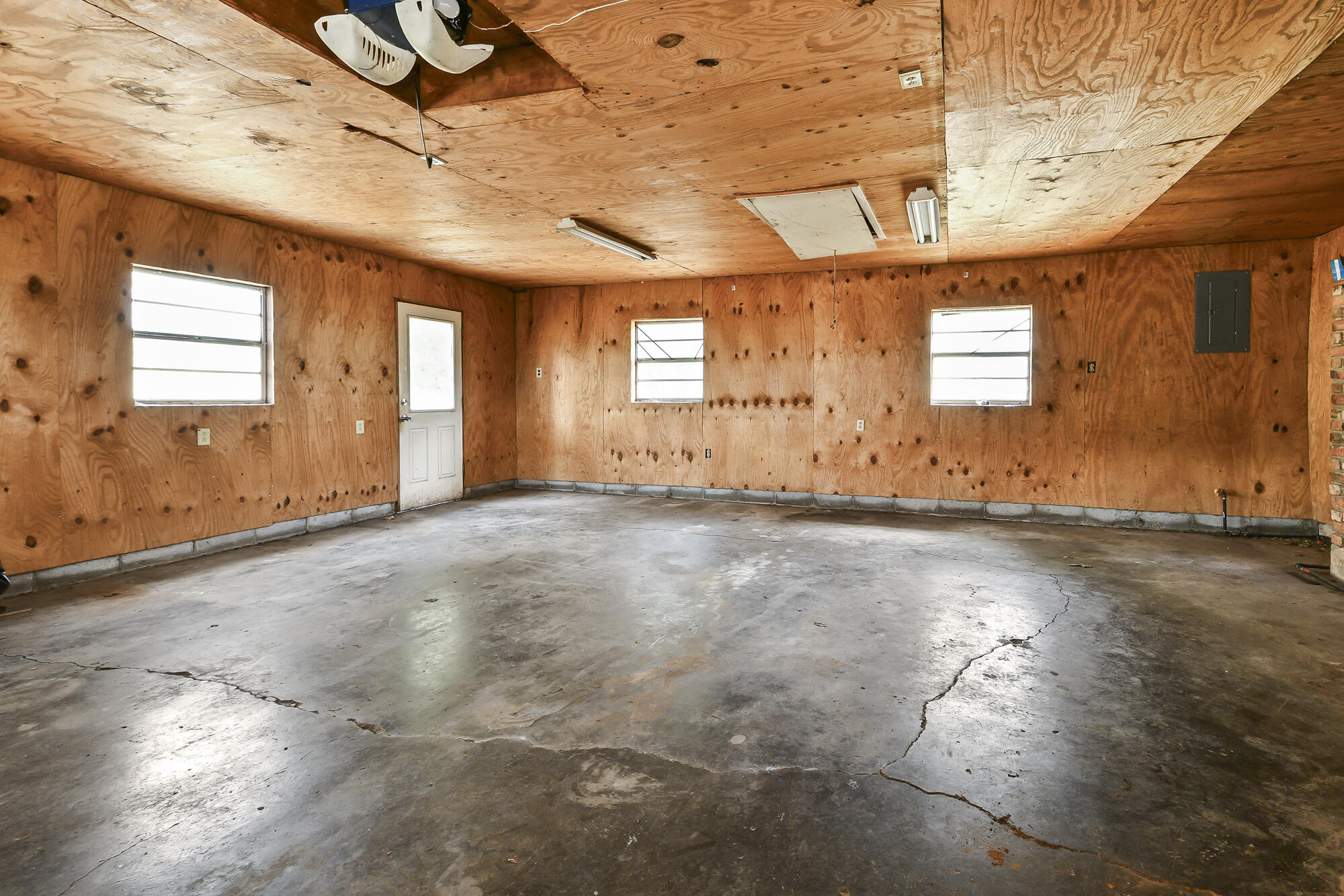 1261 West North Street Property Photo 34