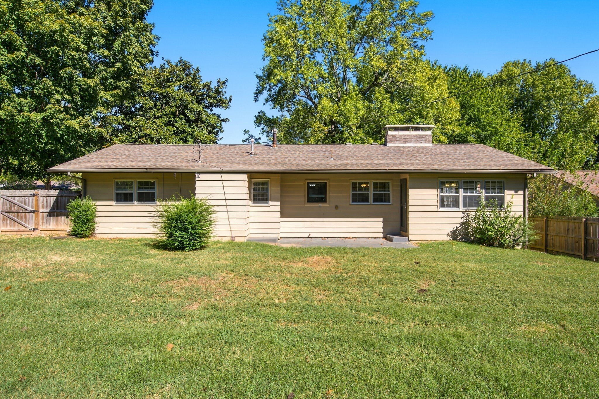 2904 East Eastmoor Drive Property Photo 24