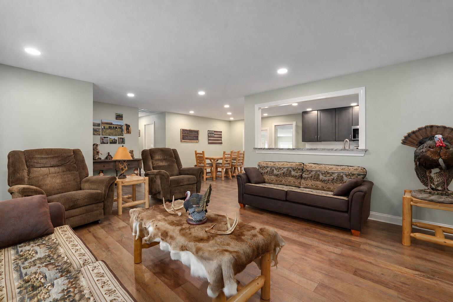 530 Oak Lane Property Photo 4