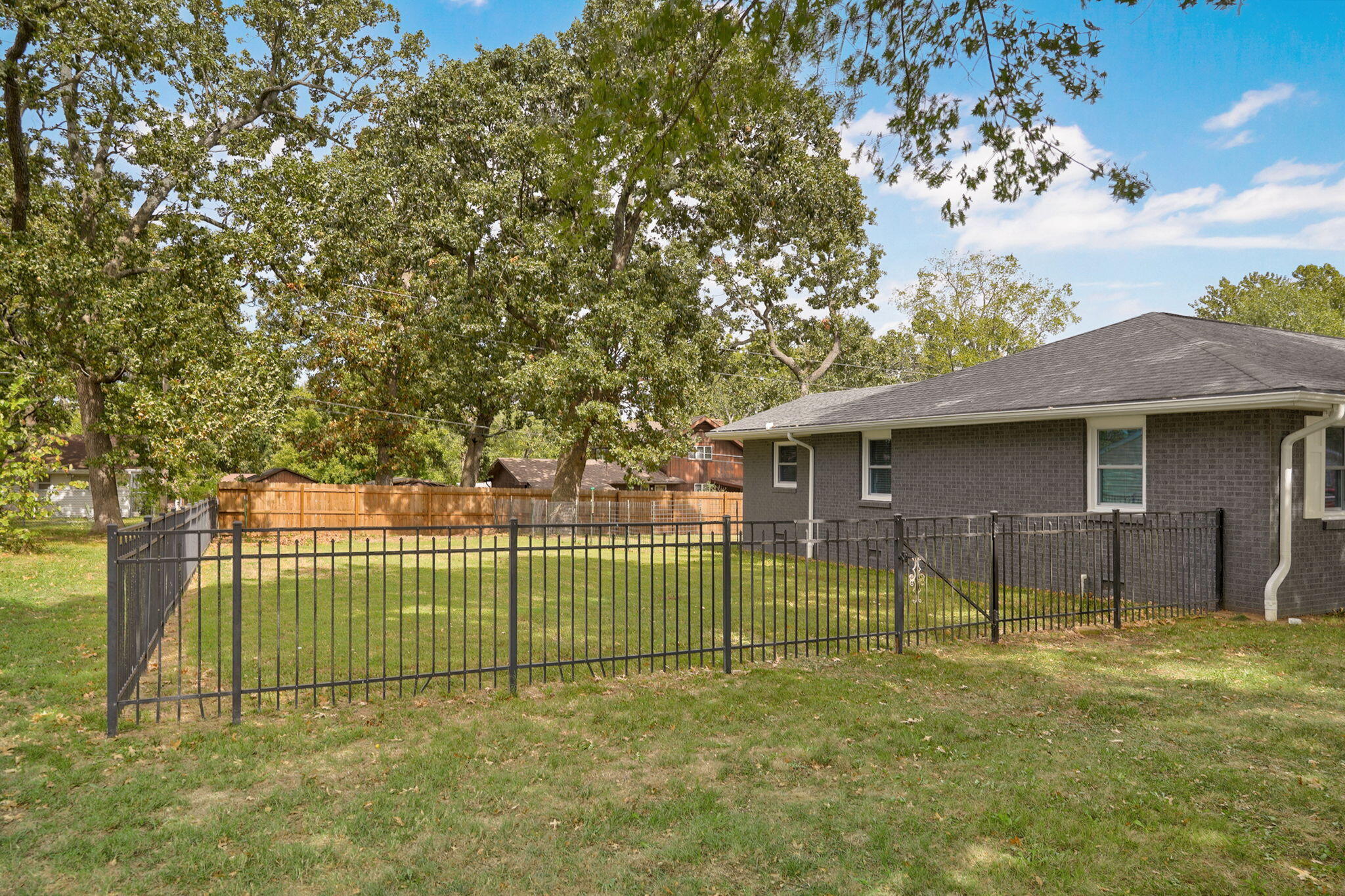 530 Oak Lane Property Photo 40