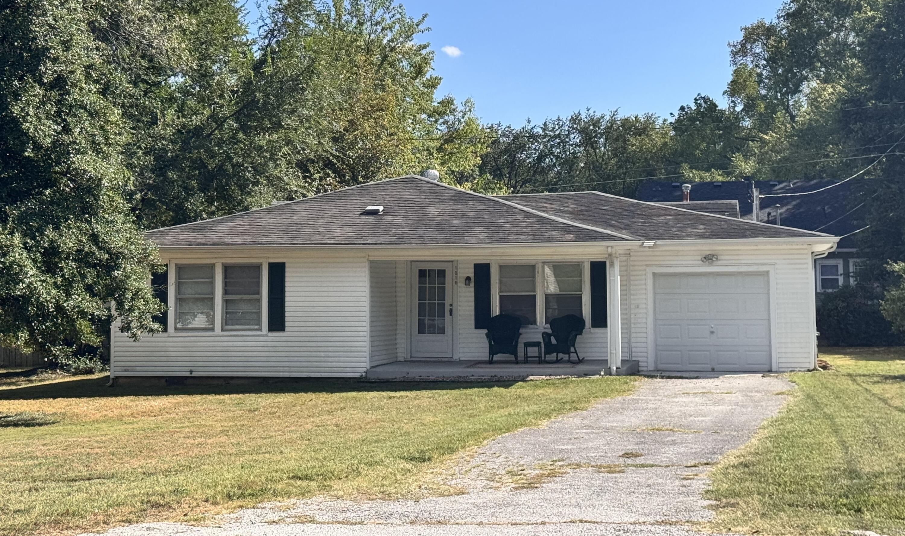 1016 East Cherokee Street Property Photo 1