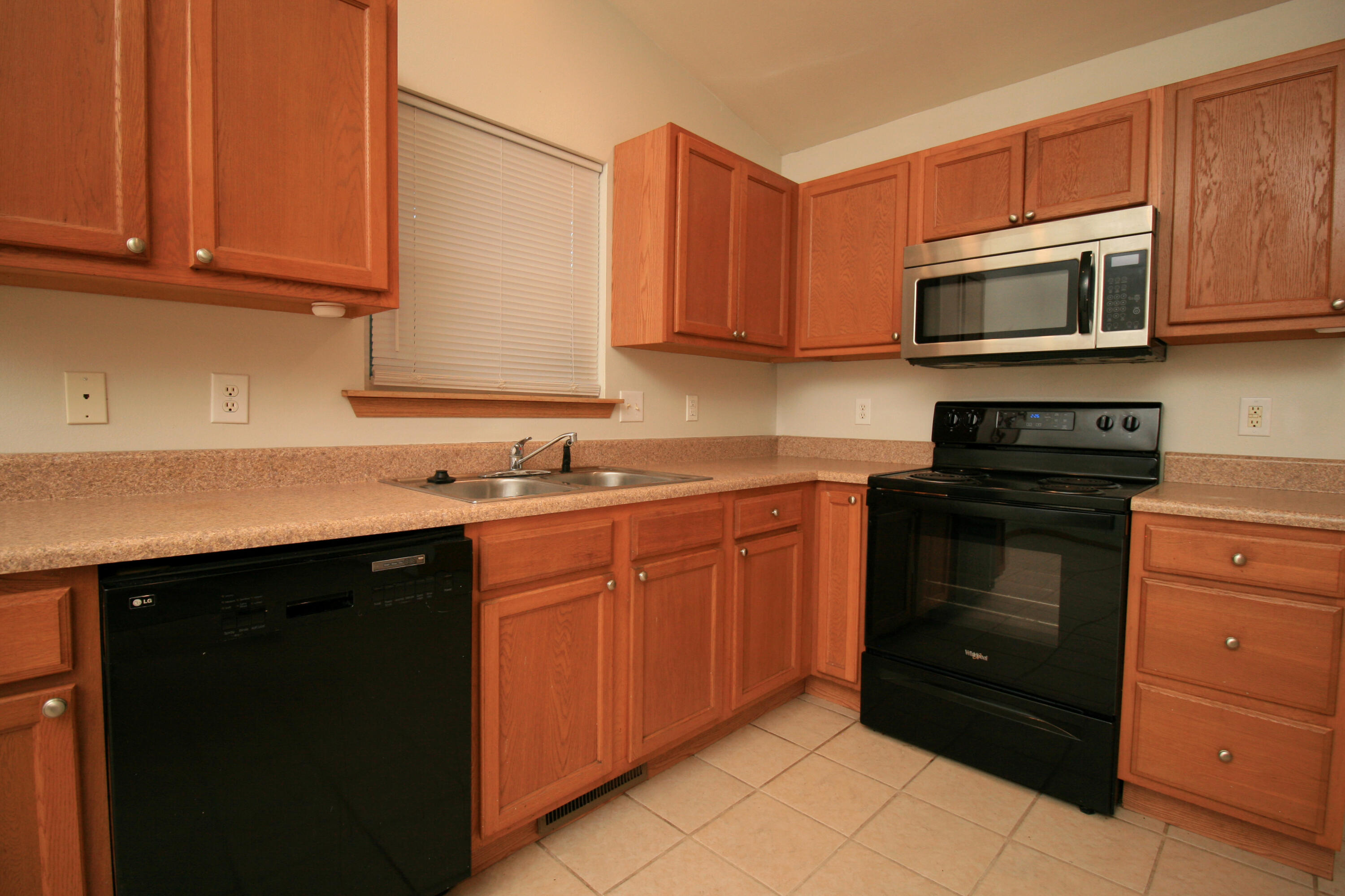4040 Poplar Road Property Photo 4