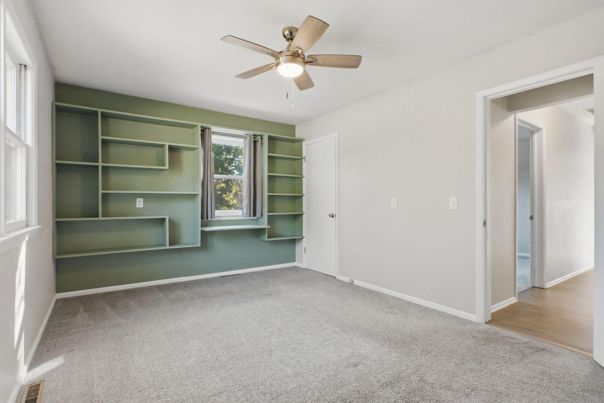 310 East Freeman Street Property Photo 16