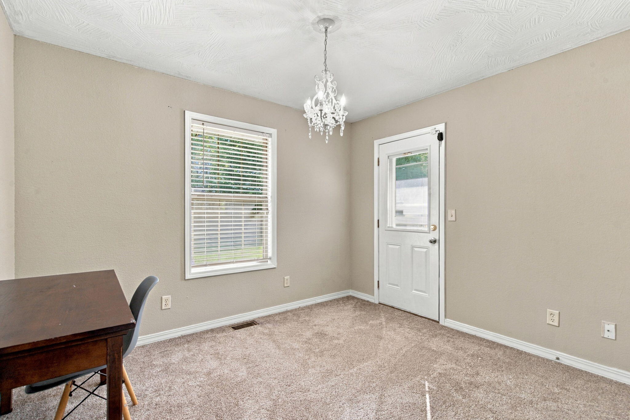 940 South Old Riverdale Road Property Photo 19