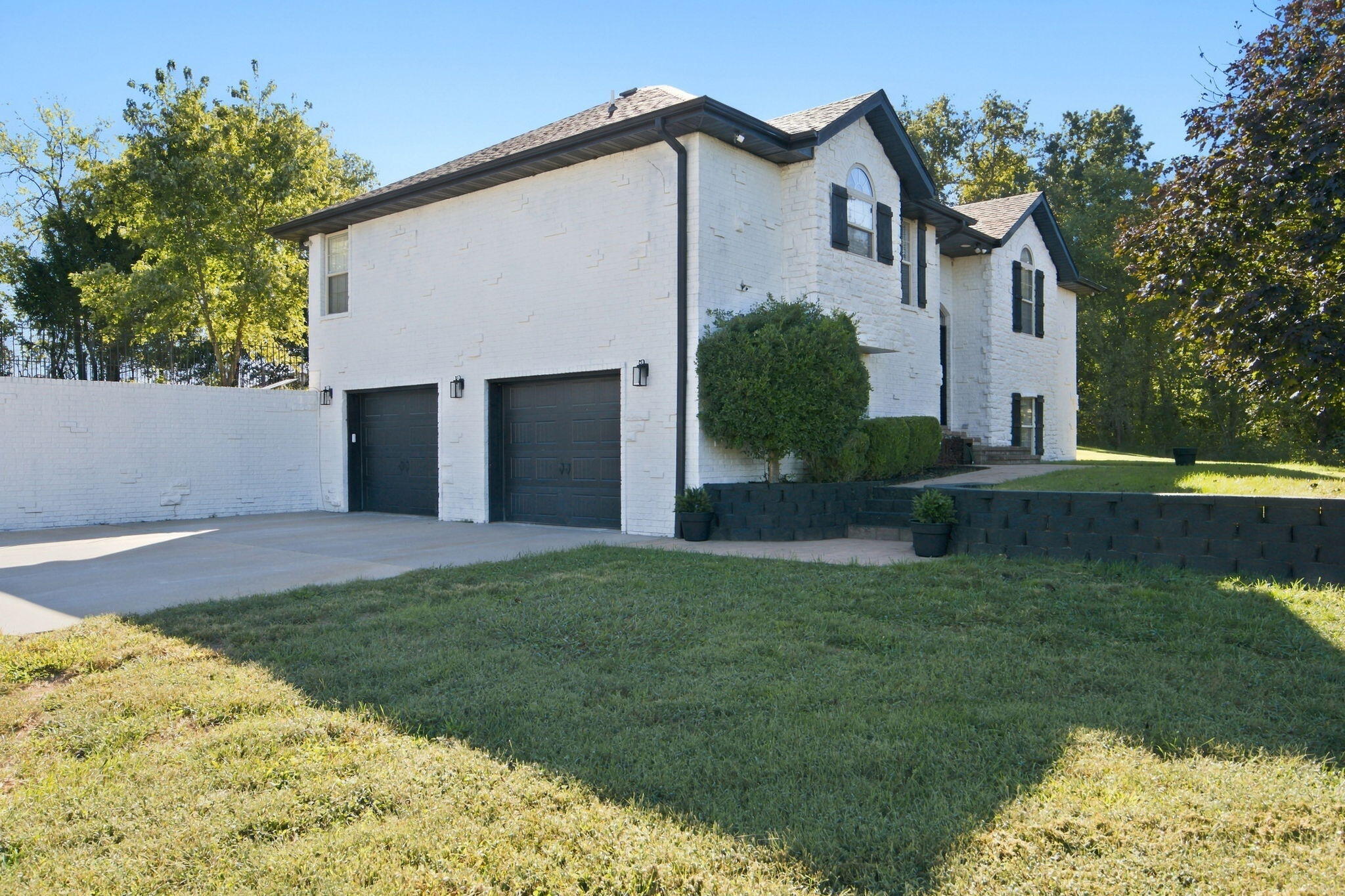 940 South Old Riverdale Road Property Photo 28