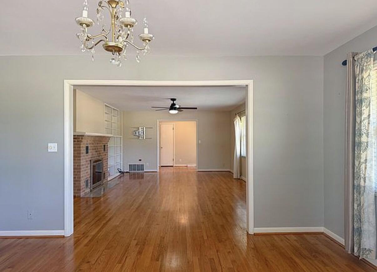 2402 East 11th Street Property Photo 12