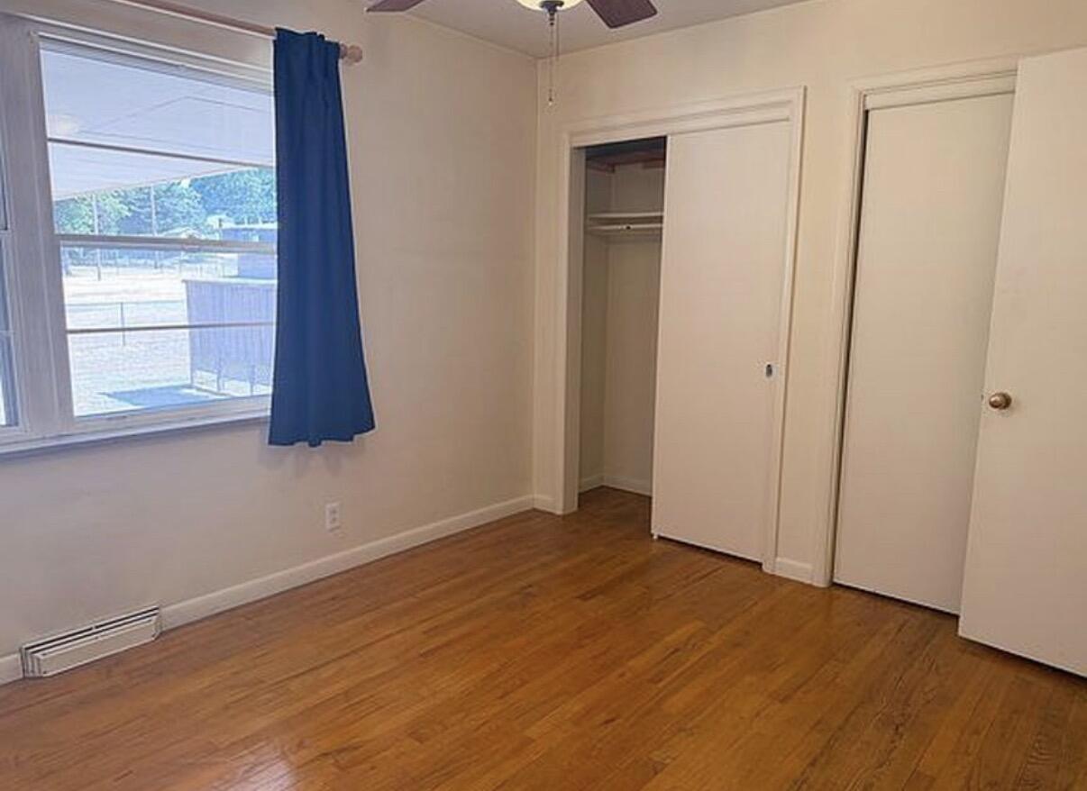 2402 East 11th Street Property Photo 17