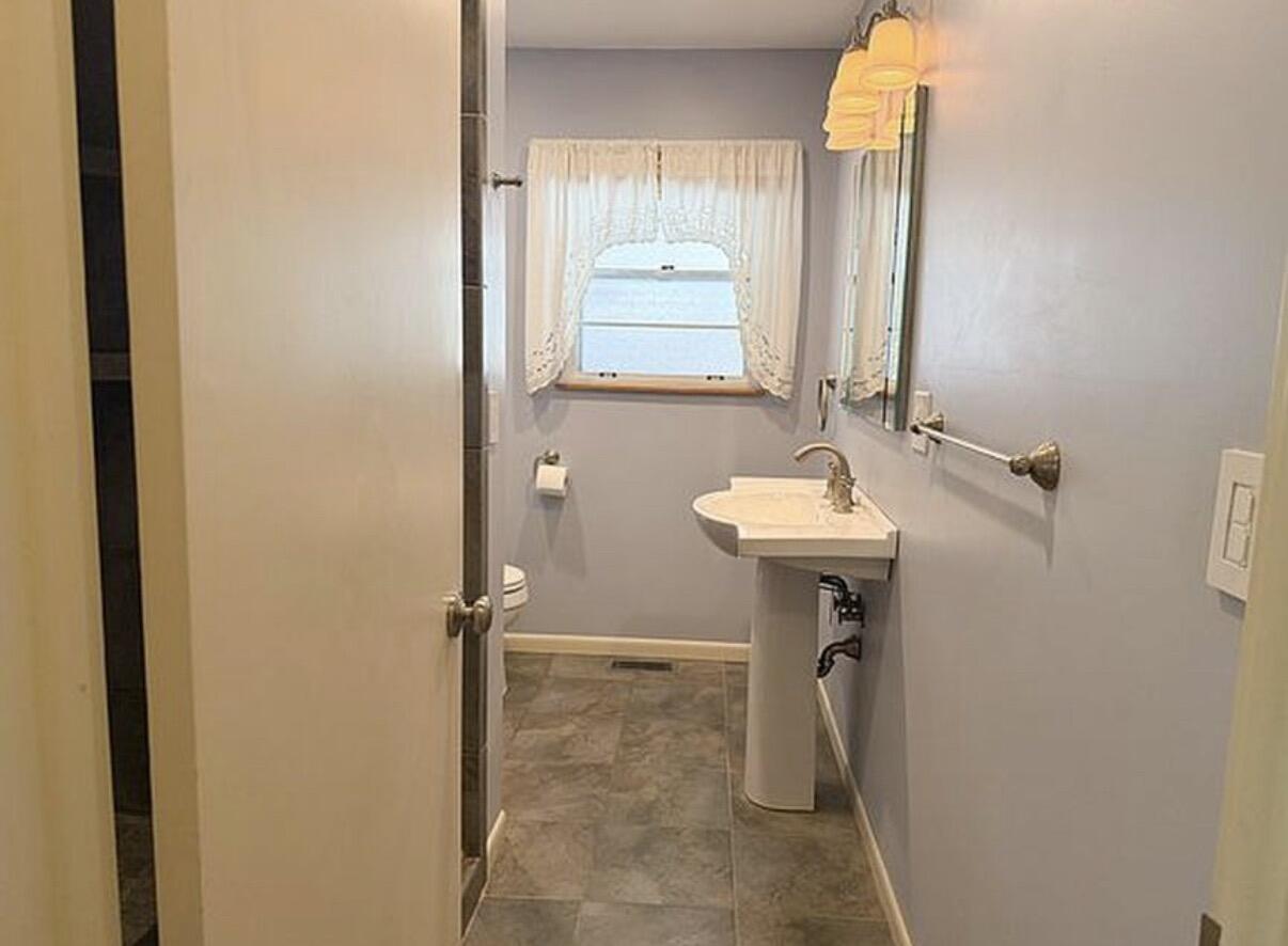 2402 East 11th Street Property Photo 19