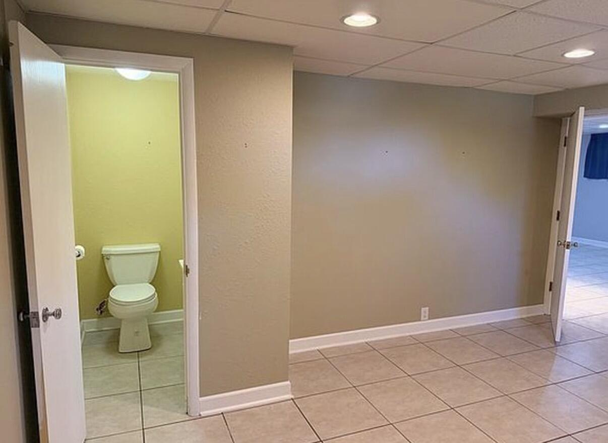 2402 East 11th Street Property Photo 25