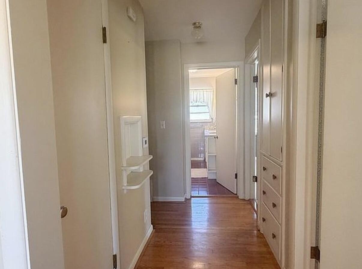 2402 East 11th Street Property Photo 28