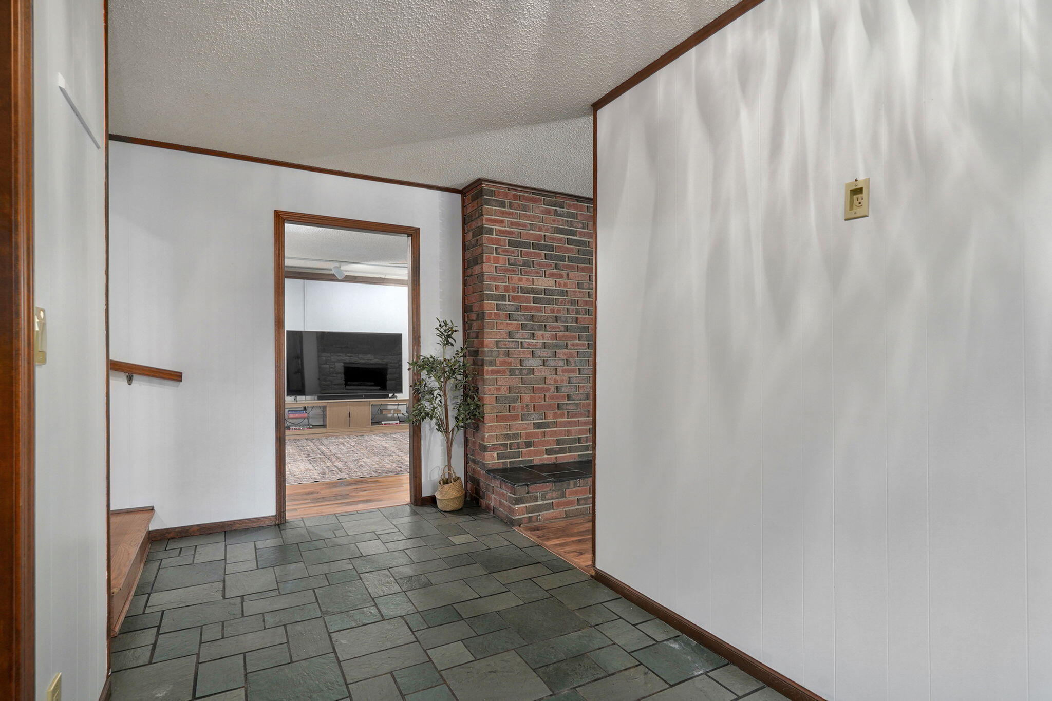 3438 East Carol Drive Property Photo 5