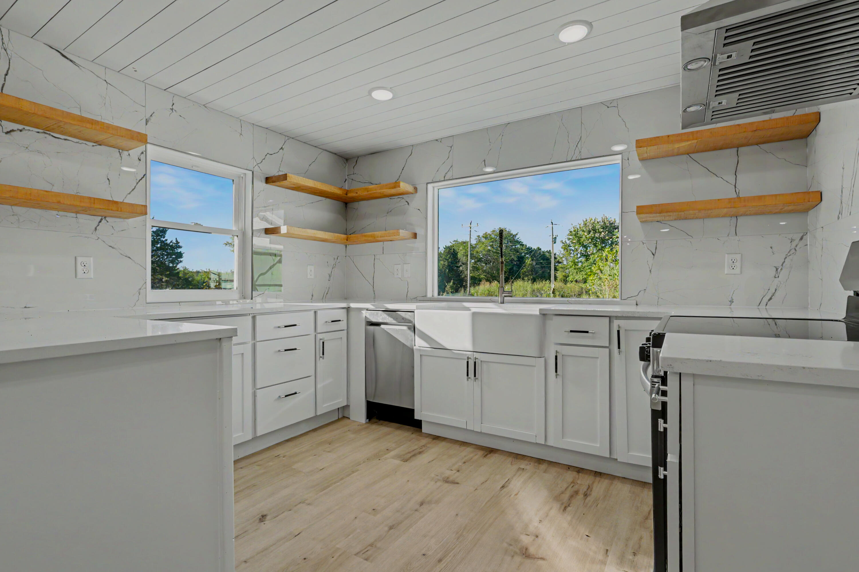 6074 6080 North State Highway 125 Property Photo 5