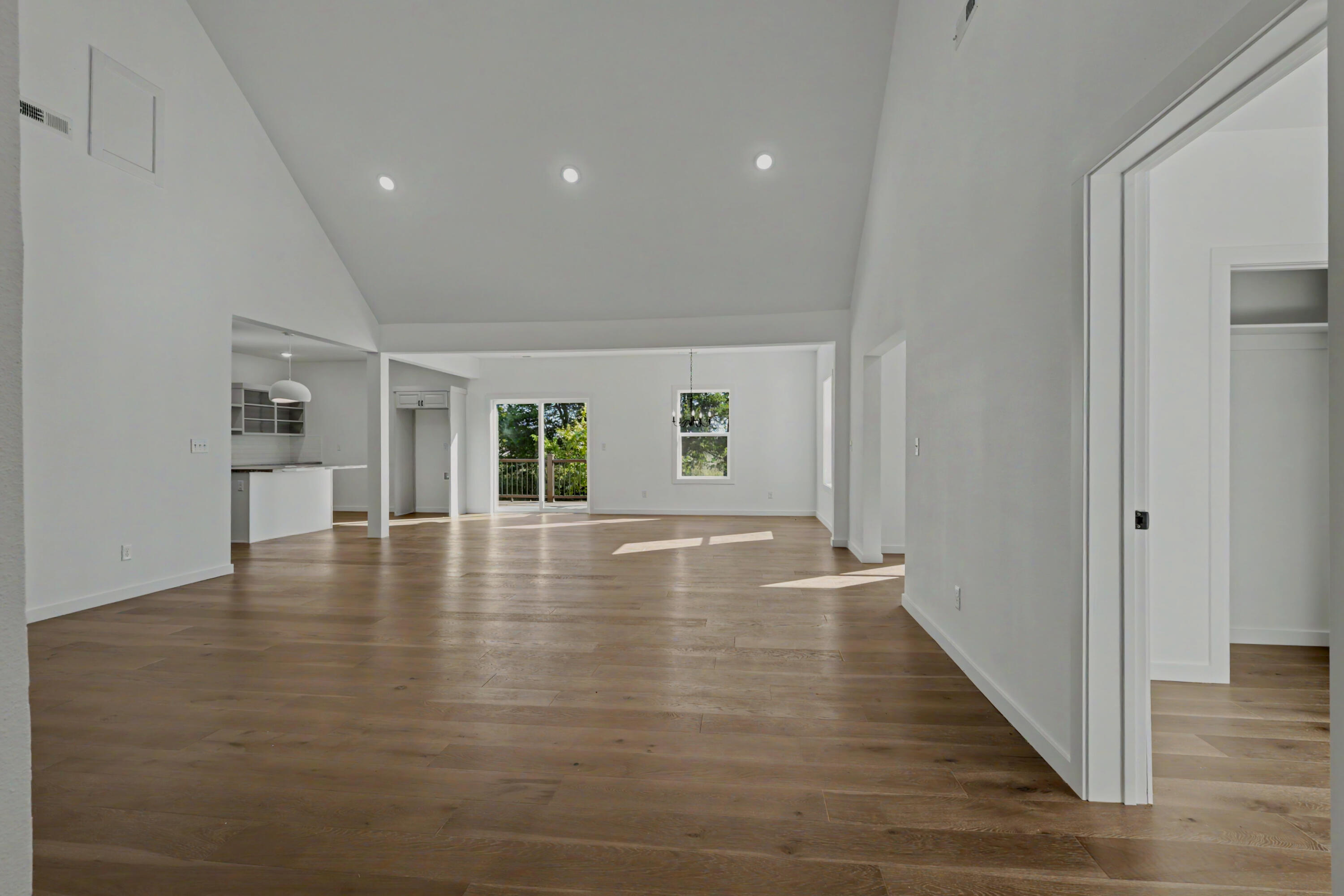 6074 6080 North State Highway 125 Property Photo 16