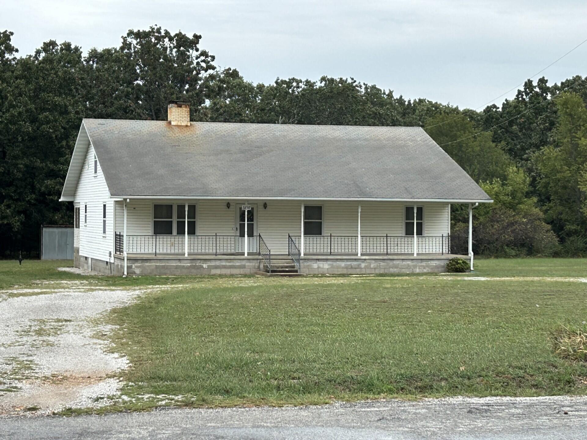 8898 Westview Road Property Photo 1