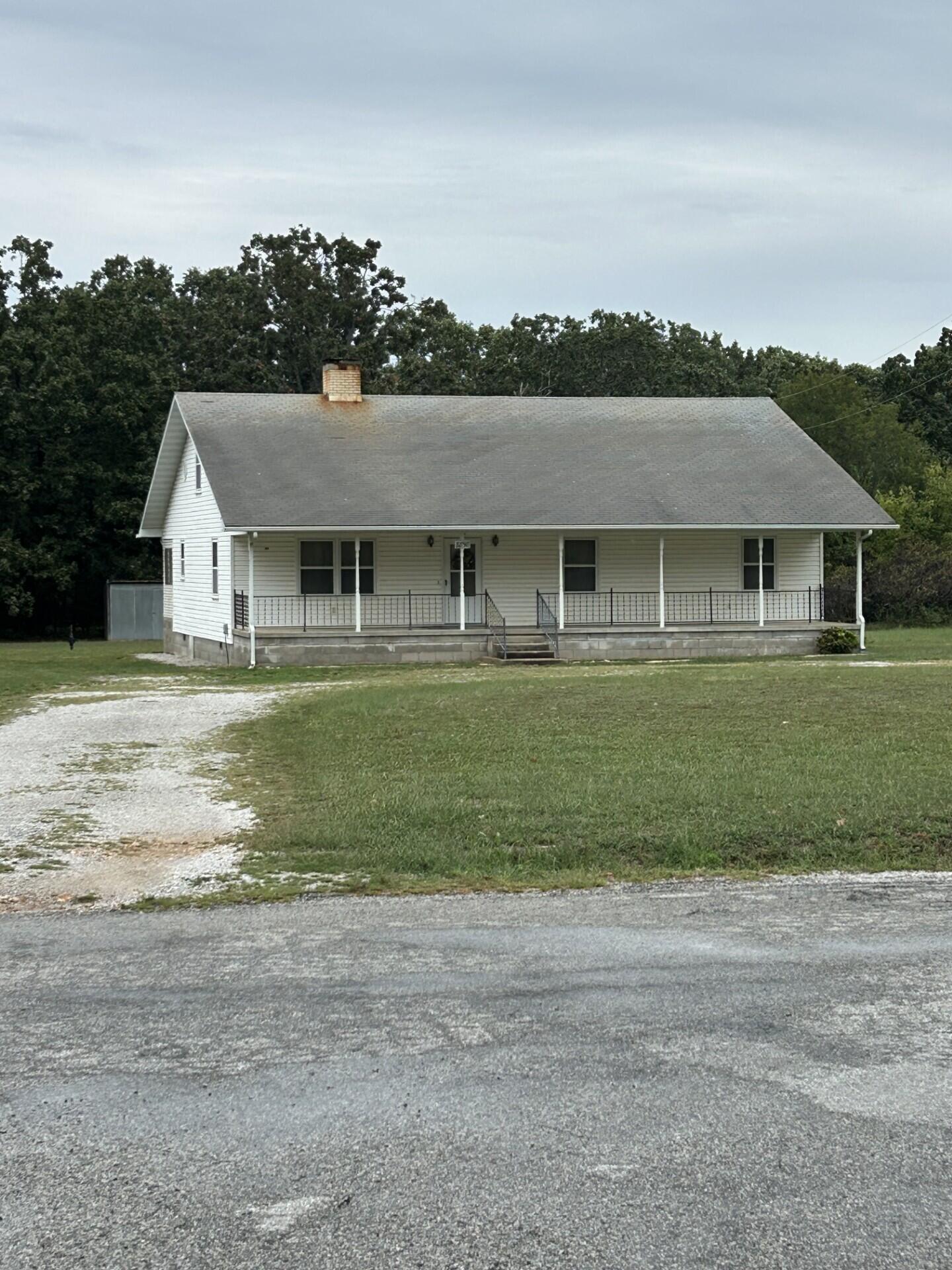 8898 Westview Road Property Photo 2