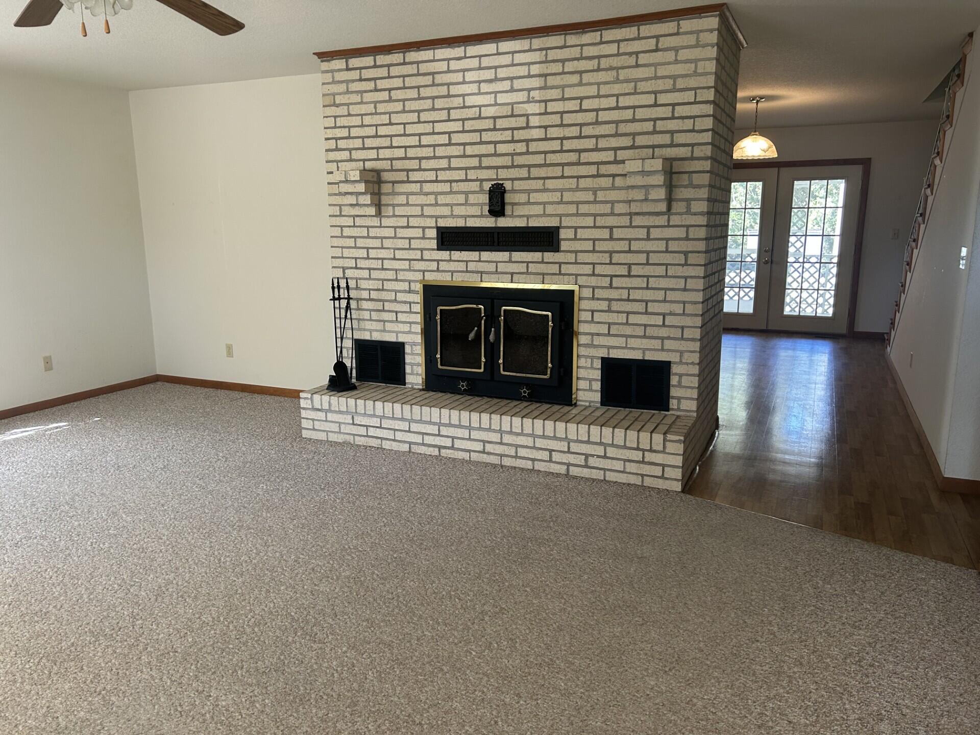 8898 Westview Road Property Photo 6