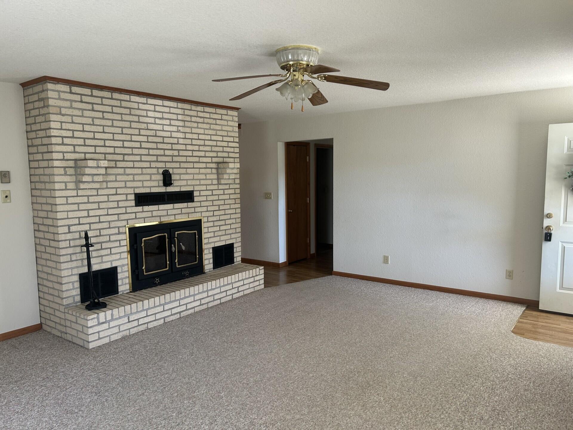 8898 Westview Road Property Photo 7