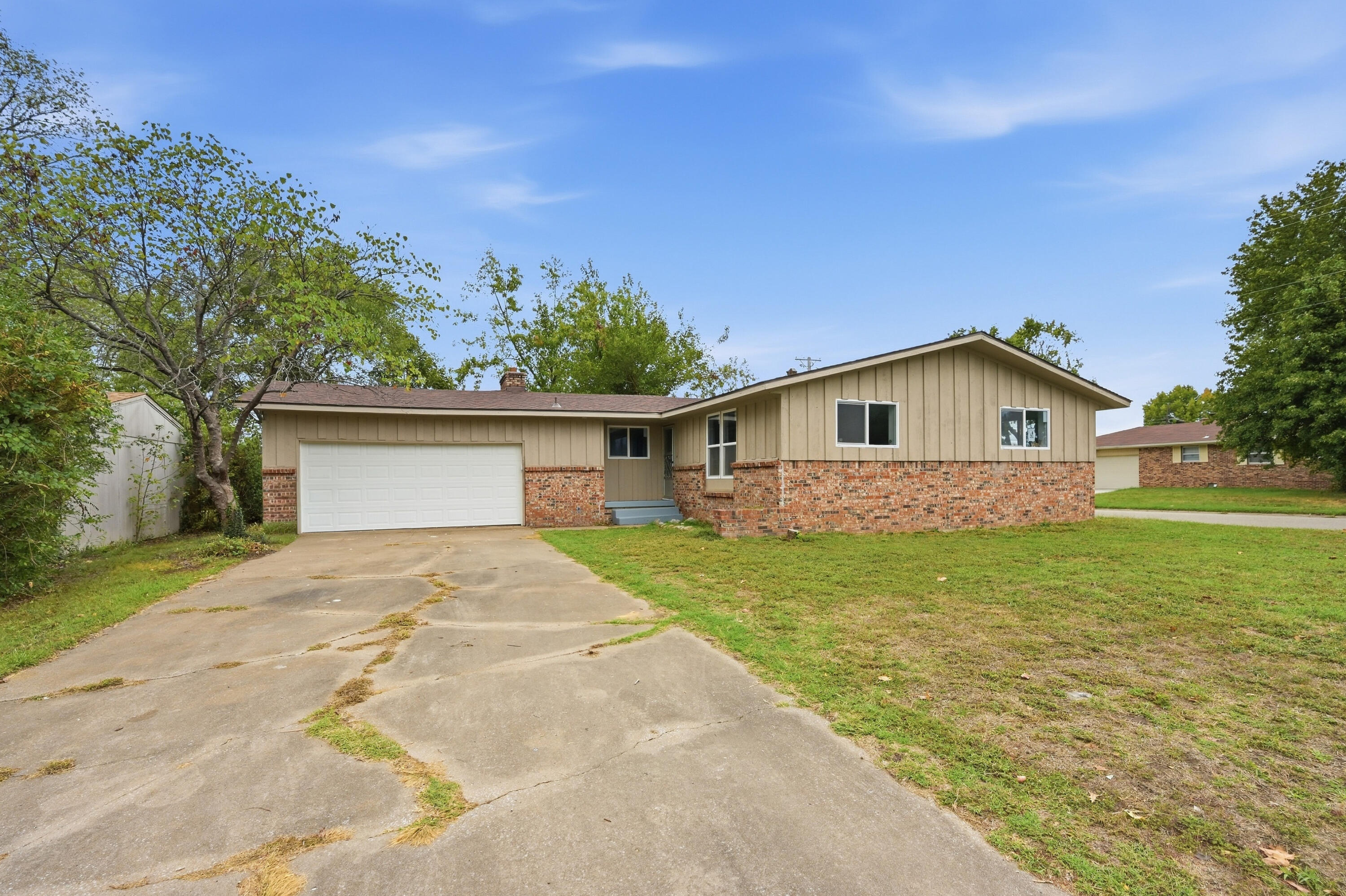 2402 Alabama Avenue Property Photo 1