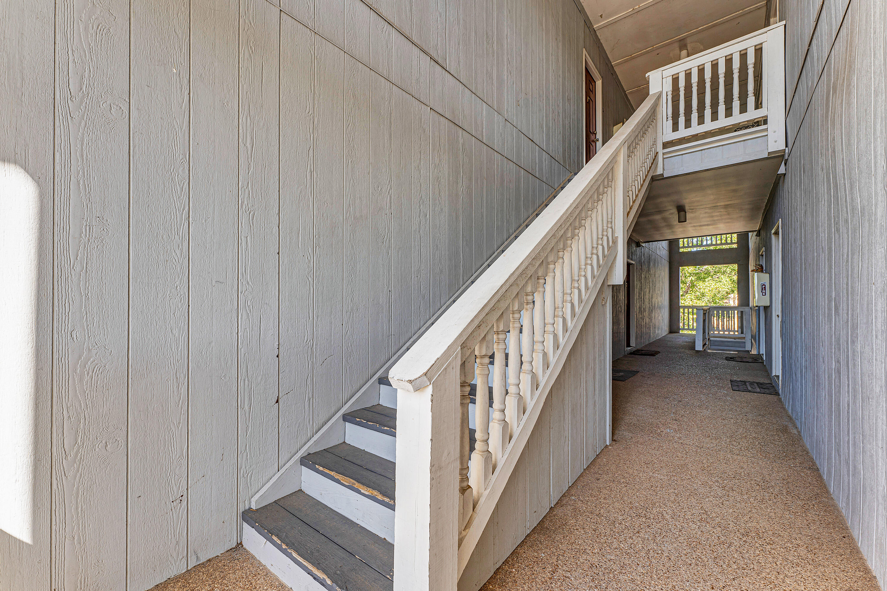 310 Woodland Drive South 2b Property Photo 3
