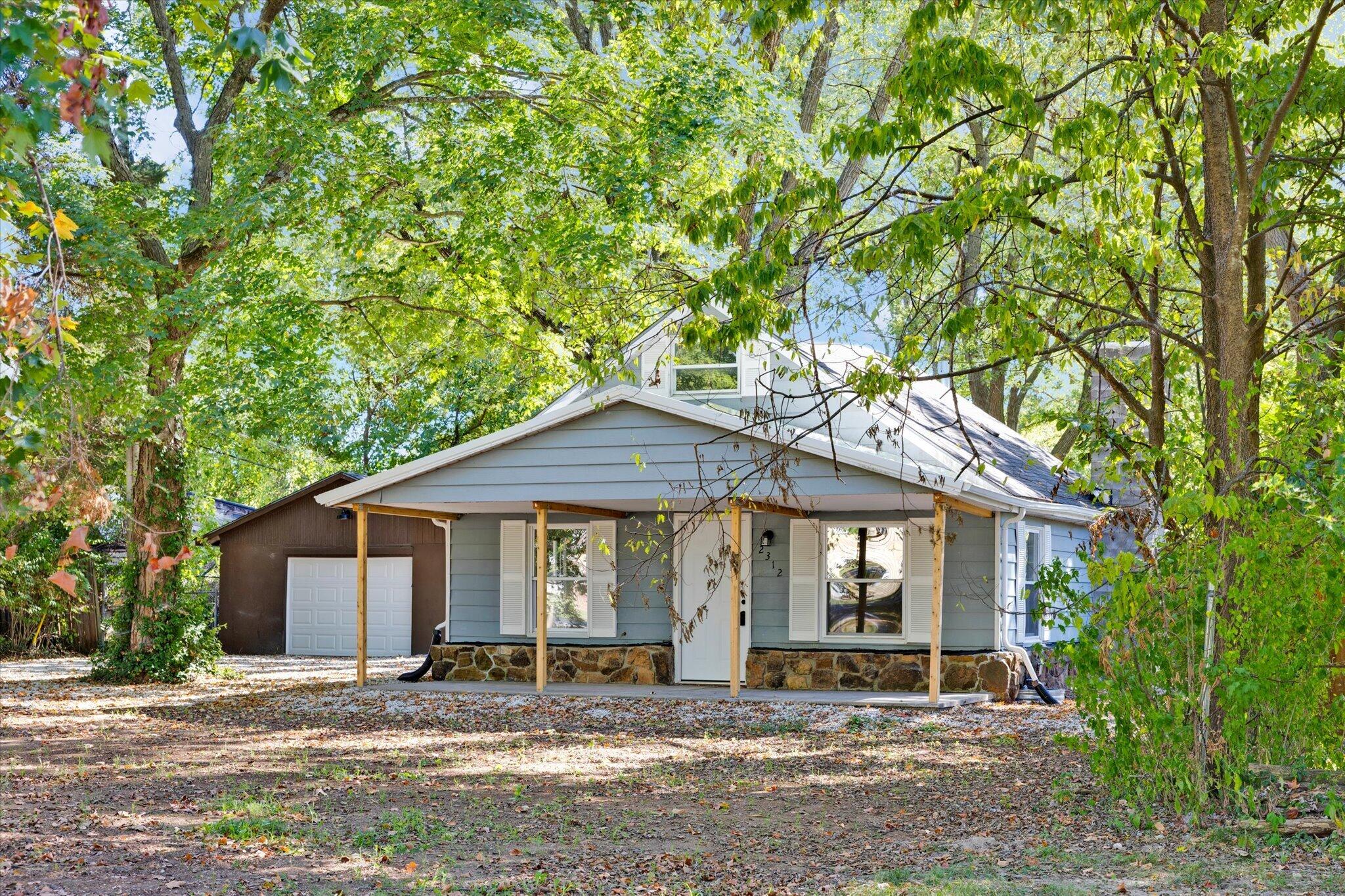 2312 East Atlantic Street Property Photo 2