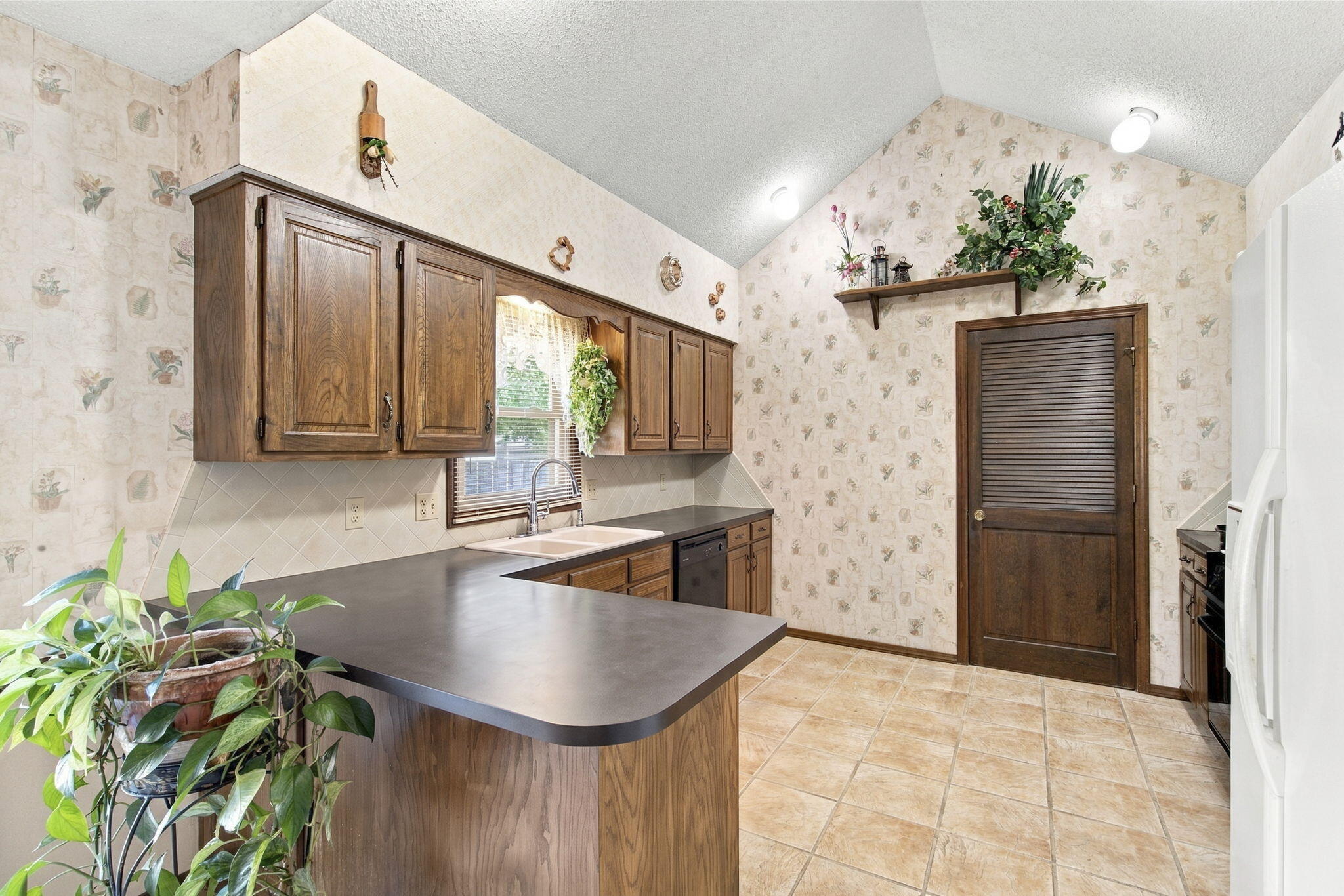 1537 East Price Street Property Photo 11