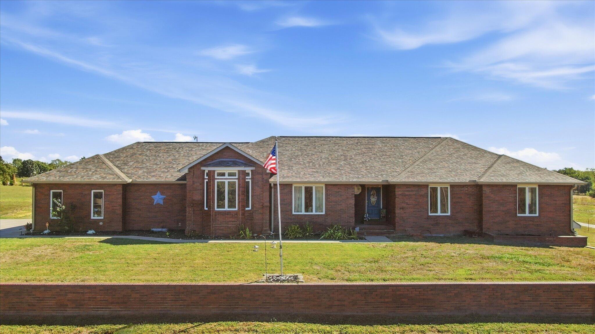 3324 Farm Road 1107 Property Photo 2