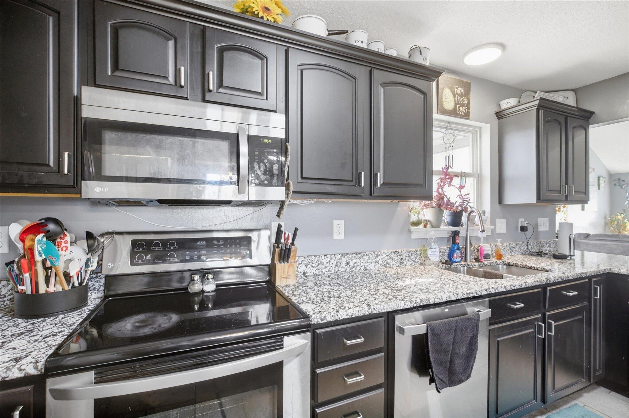 3324 Farm Road 1107 Property Photo 7