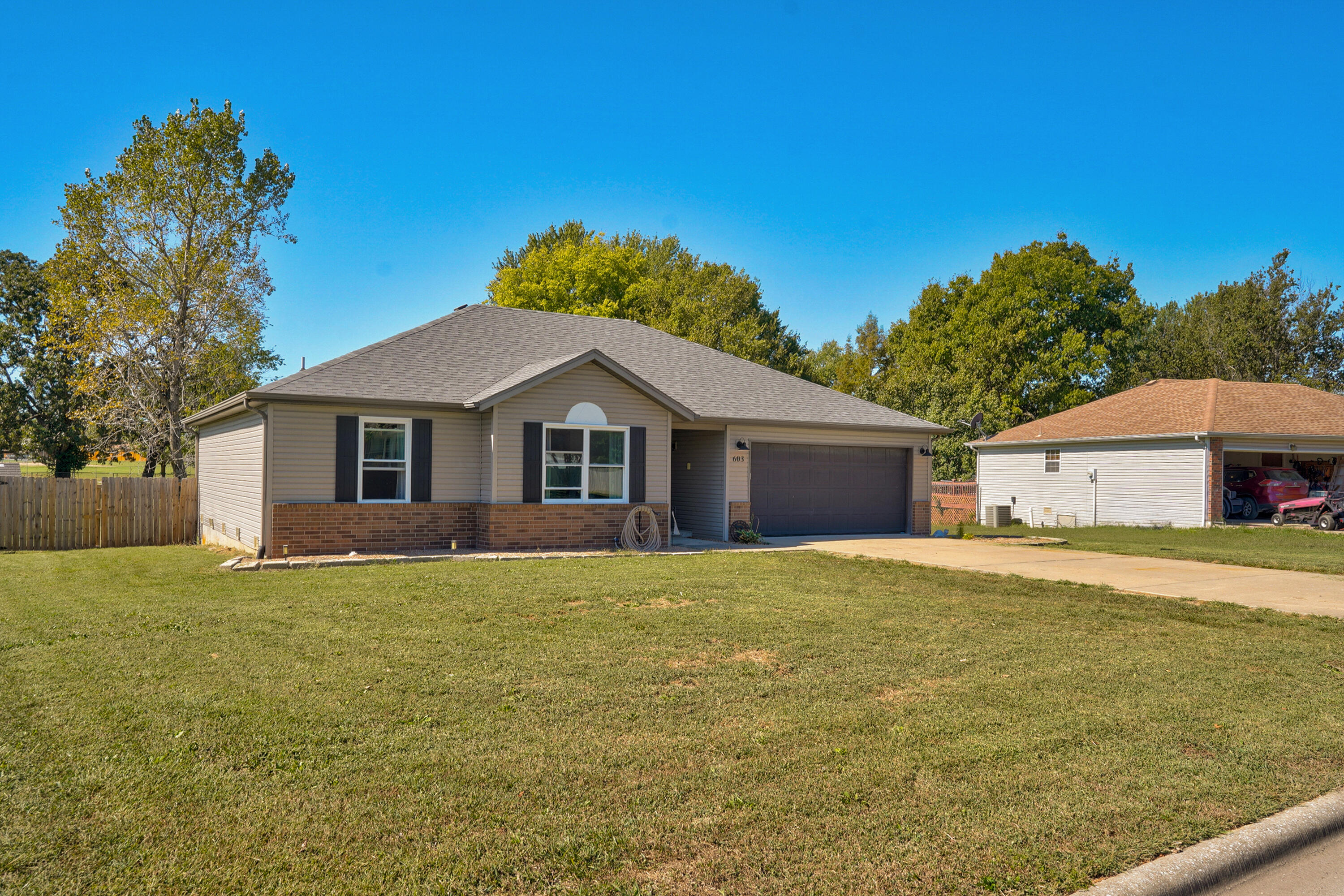 603 South Sunmeadow Drive Property Photo 1