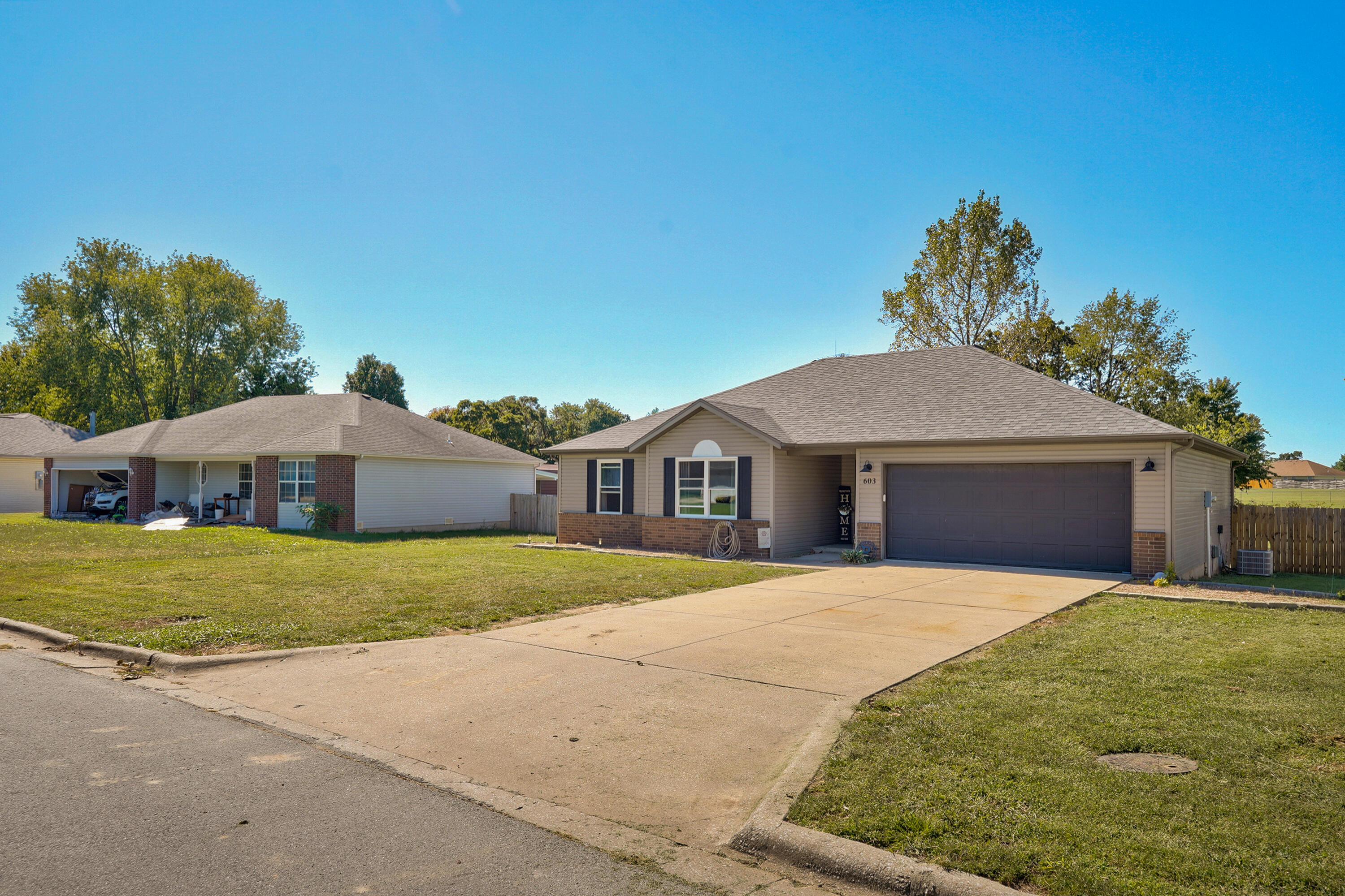 603 South Sunmeadow Drive Property Photo 3