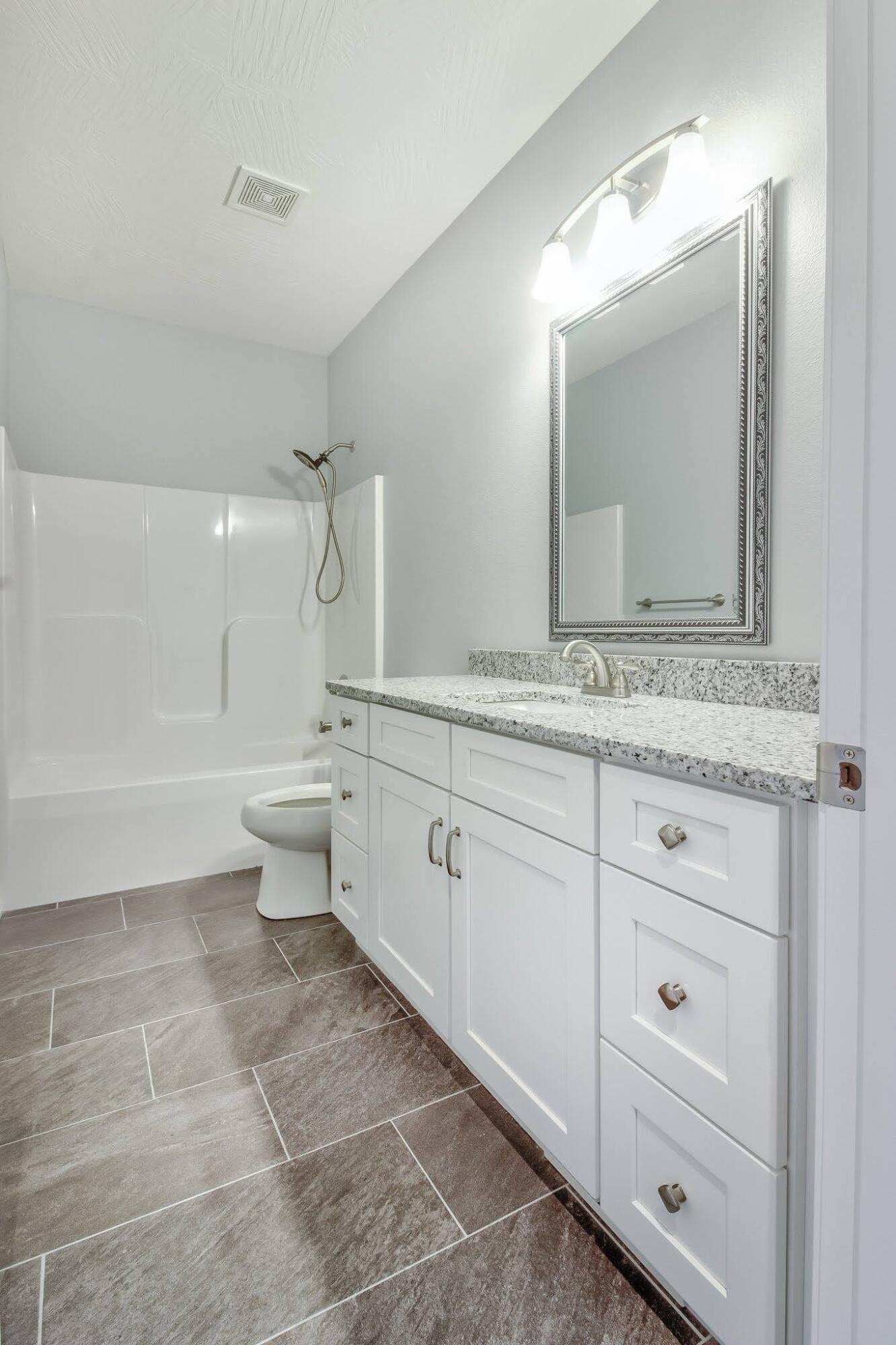11902 West Farm Road 94 Property Photo 17